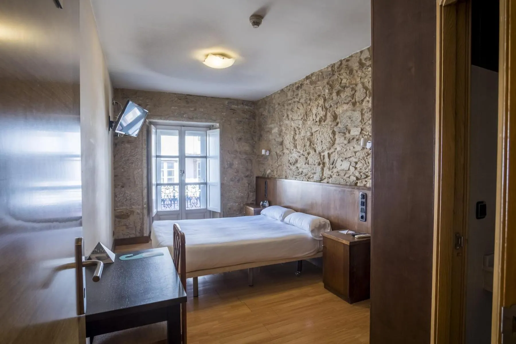 Photo of the whole room, Bed in Hotel Alda Avenida