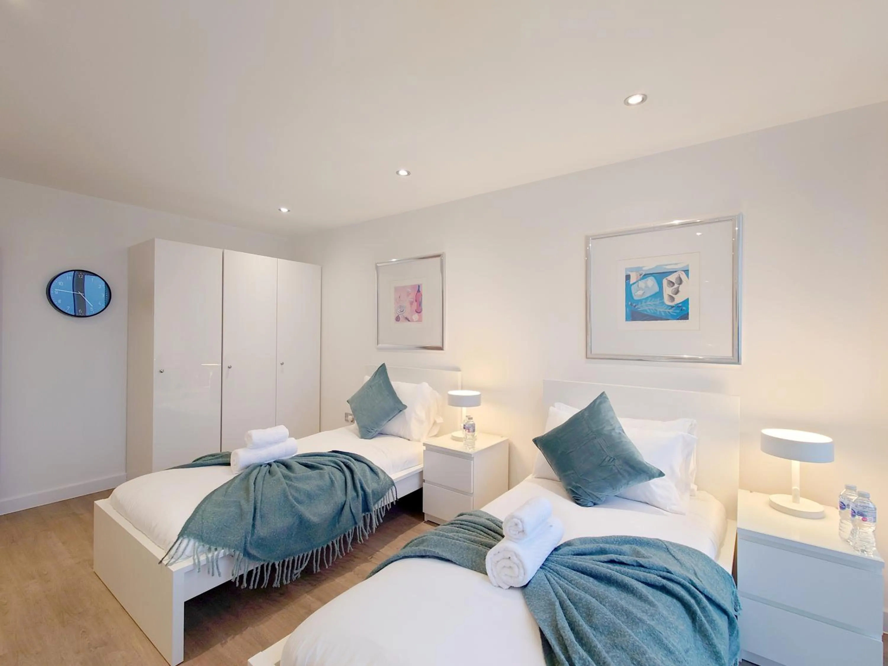 Bed in Deluxe Two Bed Apartment with River & City View