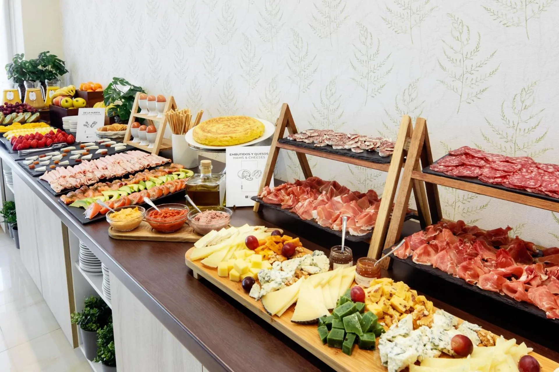 Breakfast in Sercotel Los Llanos