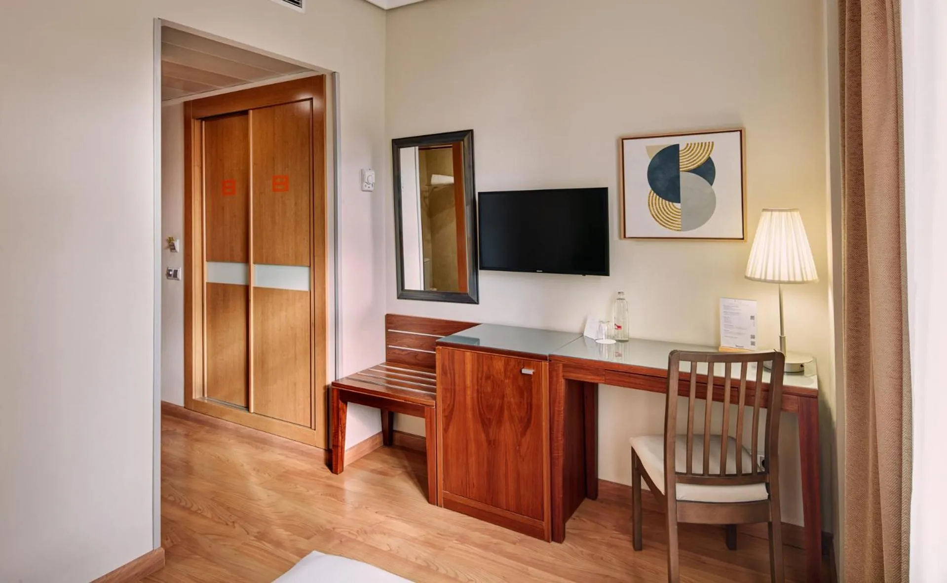 wardrobe in Sercotel Los Llanos