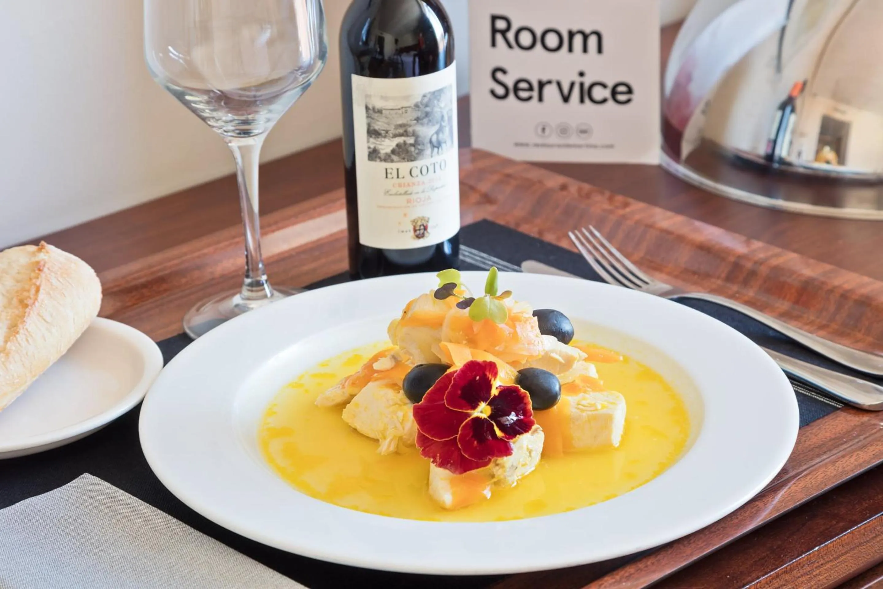 Restaurant/places to eat in Sercotel Los Llanos