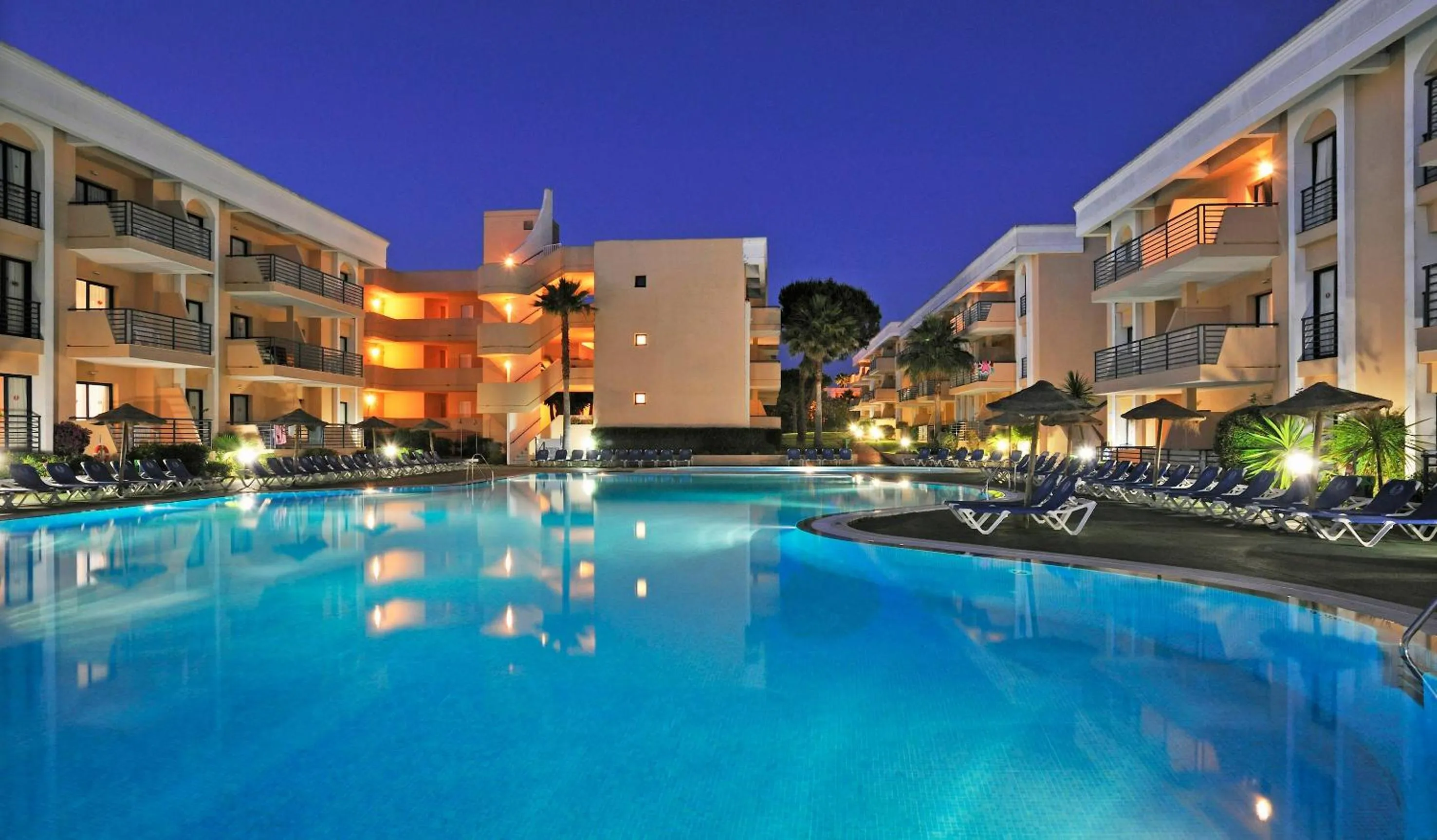 Property building in SOL Sancti Petri