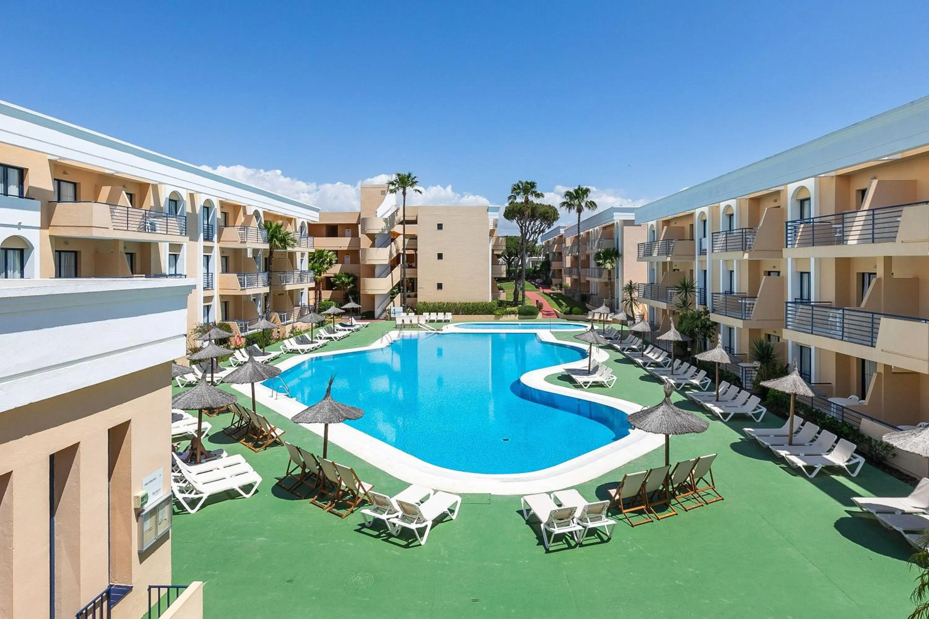 Property building in SOL Sancti Petri