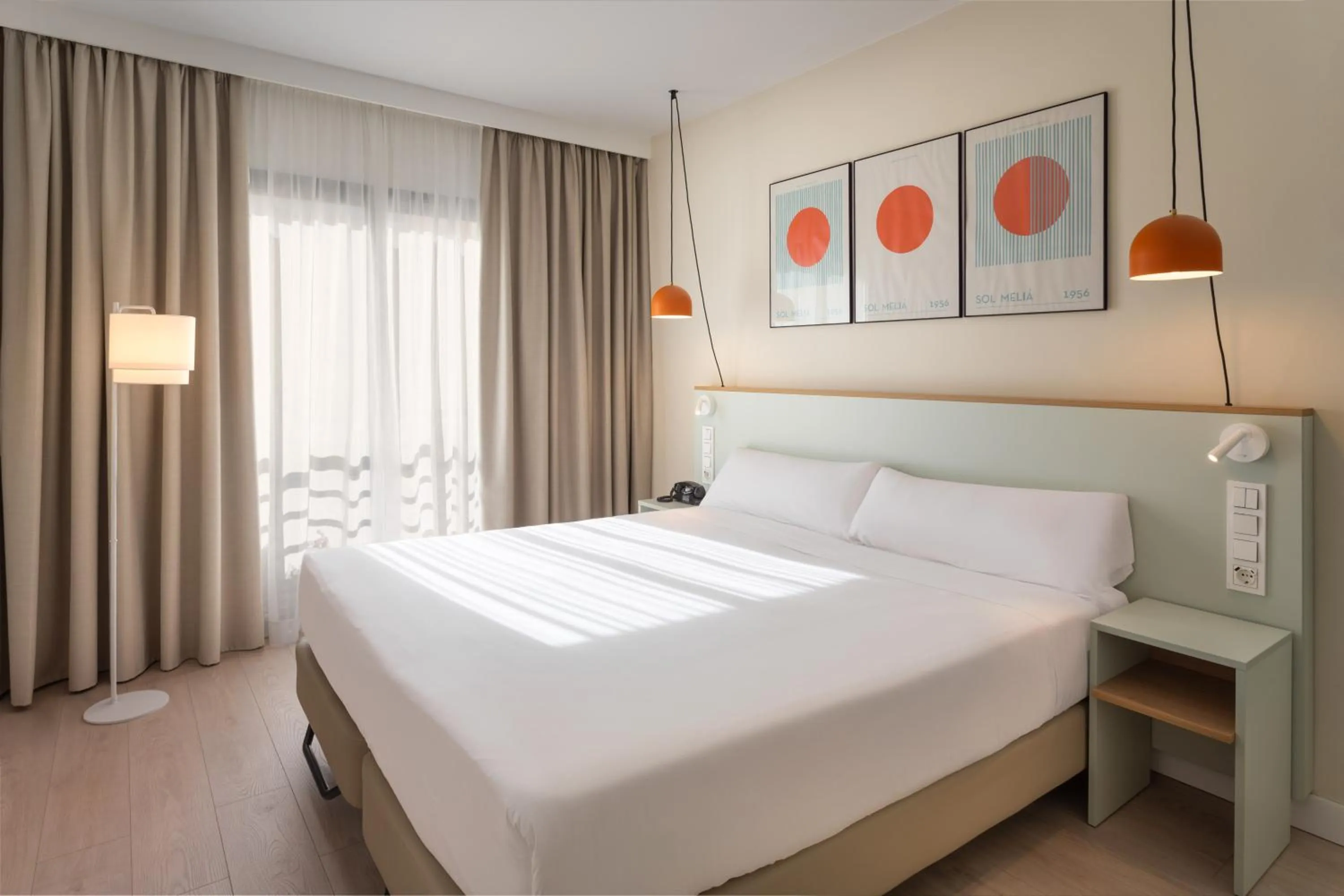 Bed in Sol Sancti Petri Aparthotel