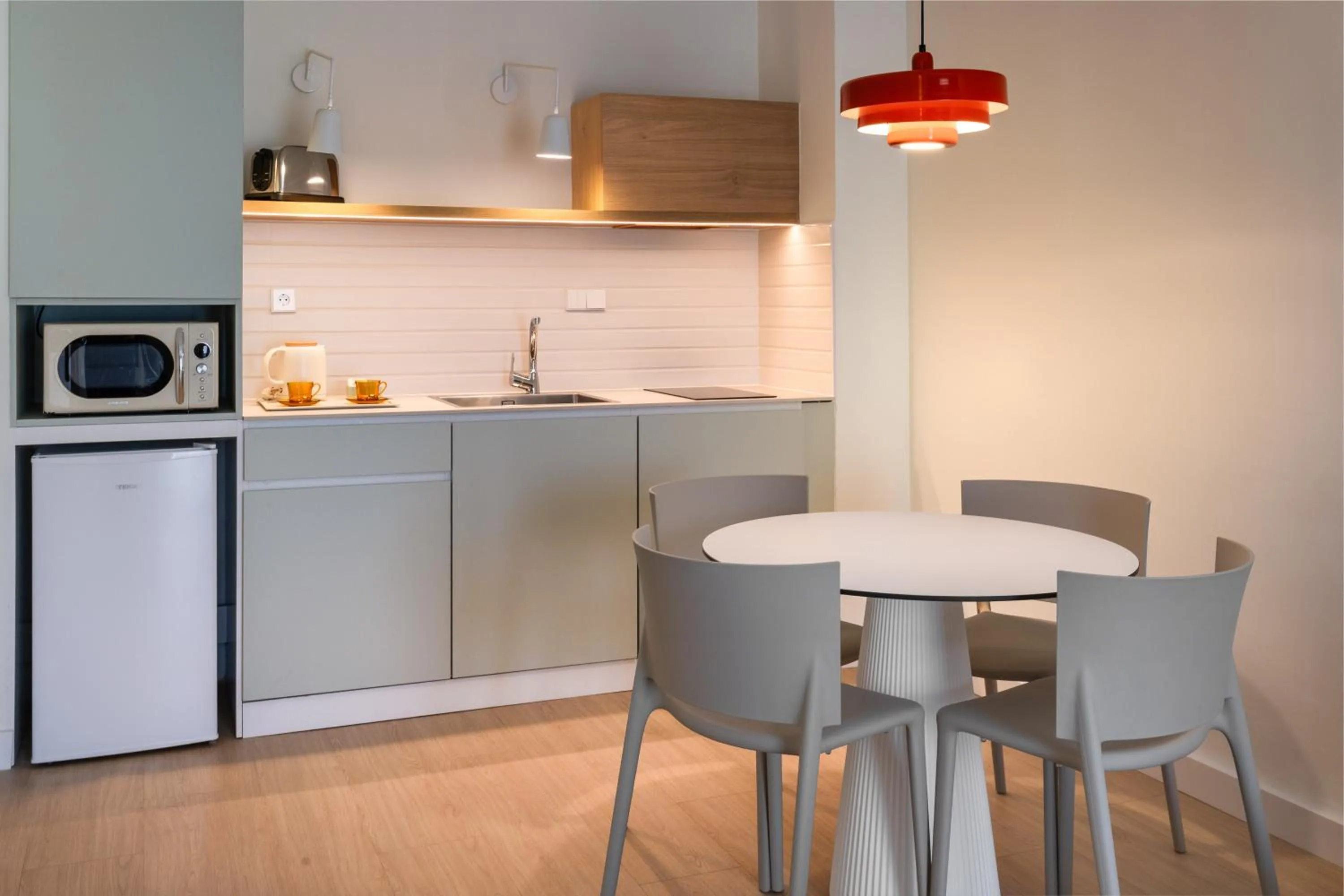 Kitchen or kitchenette in Sol Sancti Petri Aparthotel