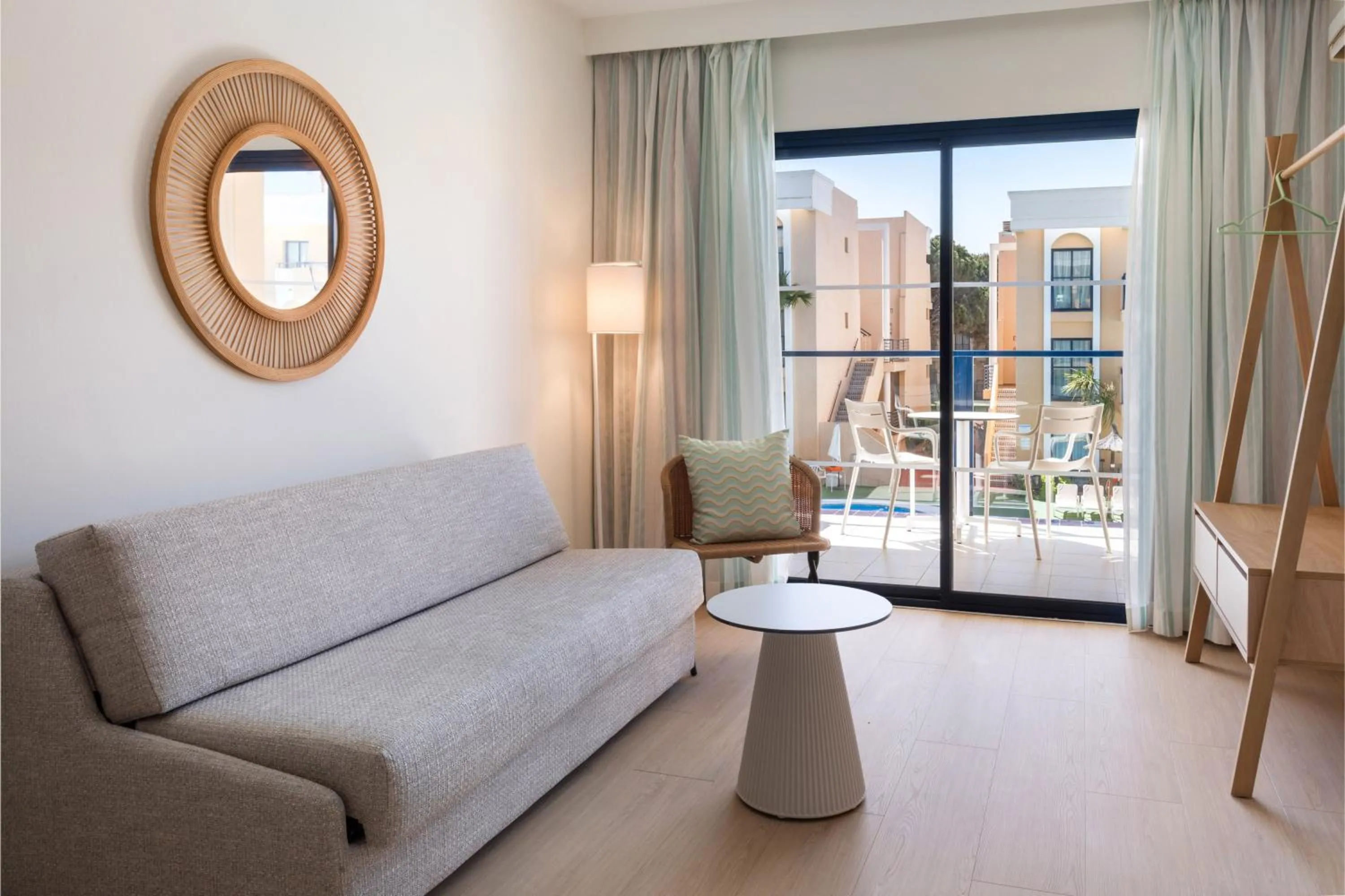 Living room in Sol Sancti Petri Aparthotel