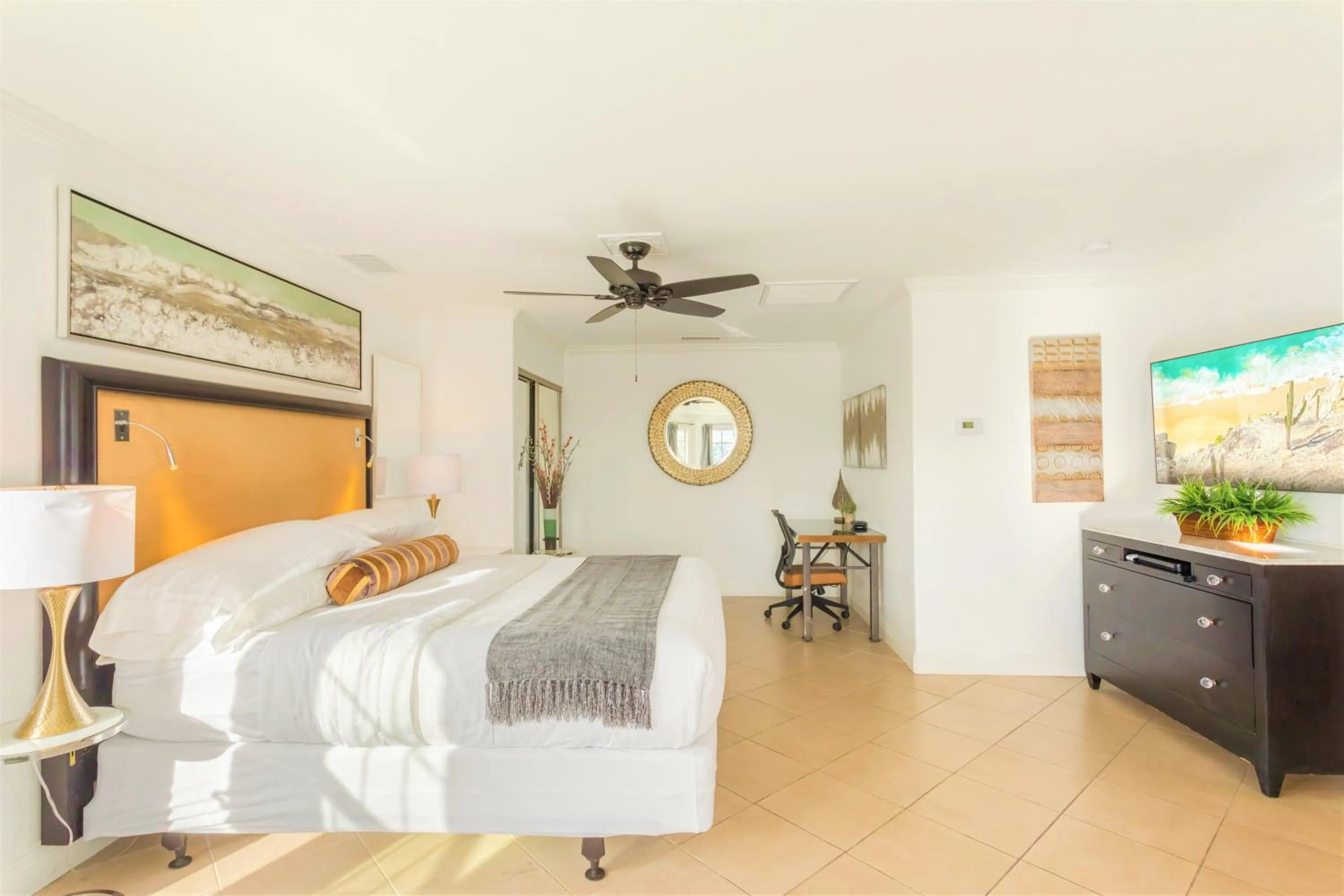 Bed in Villa Inn- Adult Only- Temecula Wine Country