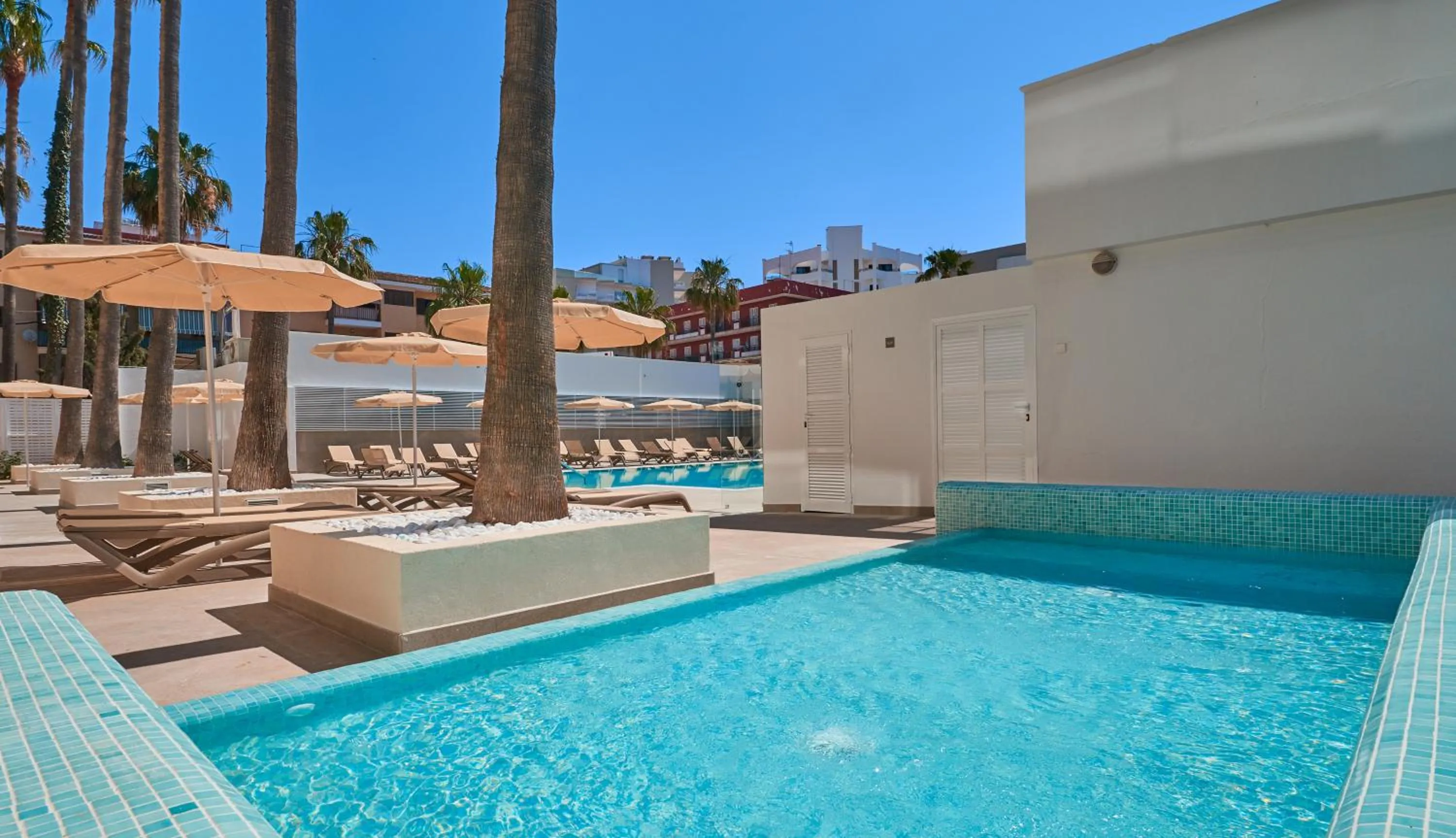 Swimming pool in Protur Atalaya