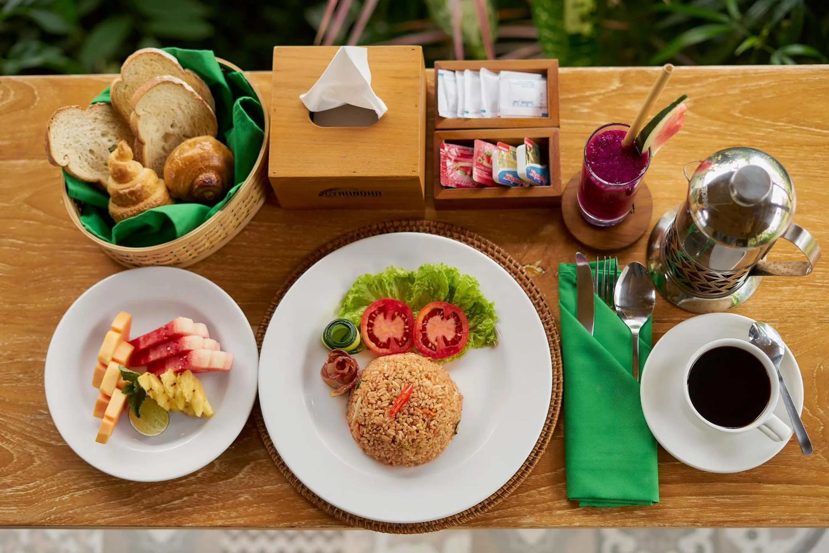 Food and drinks in Gynandha Ubud Cottage