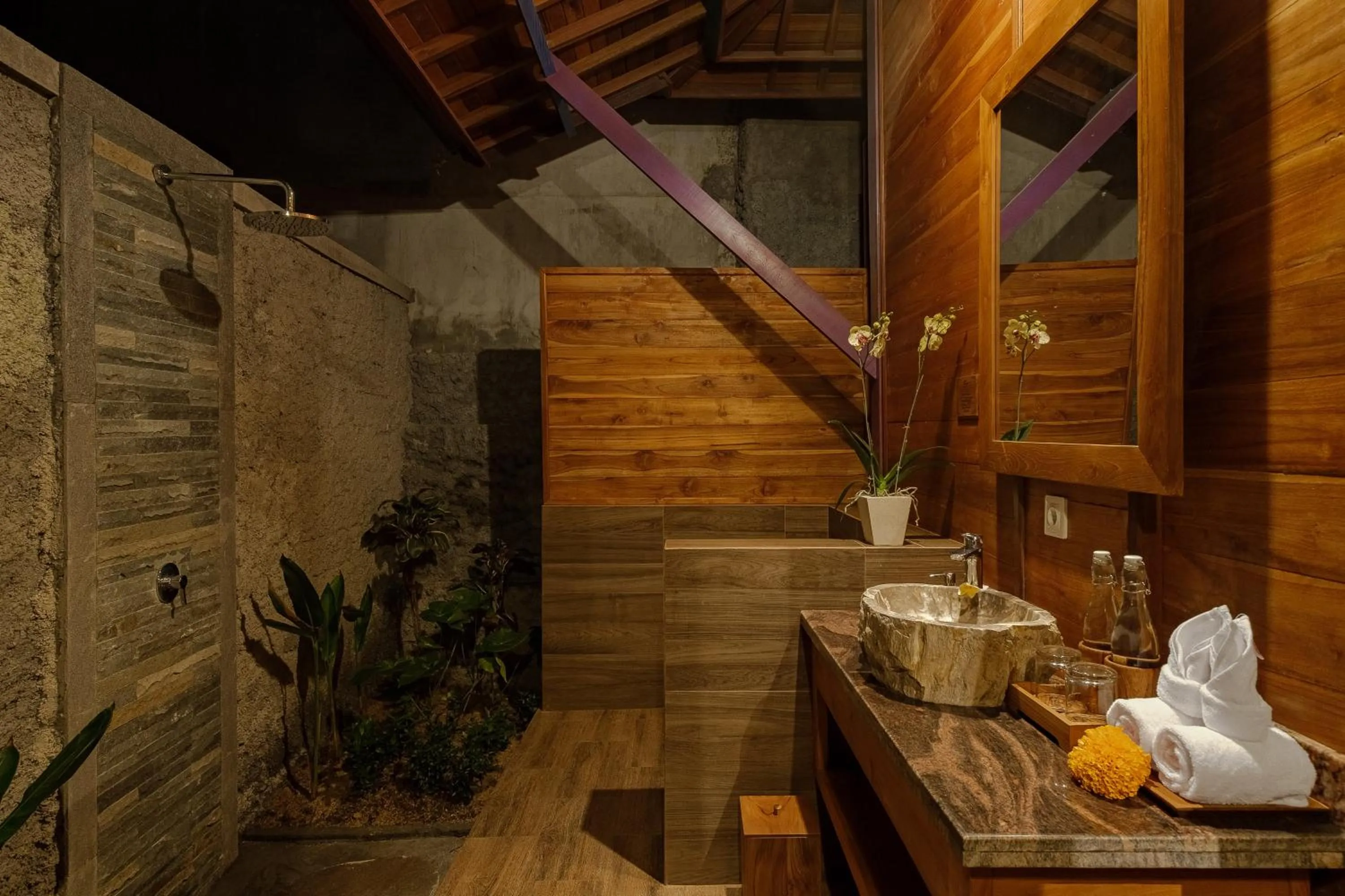 Bathroom in Gynandha Ubud Cottage