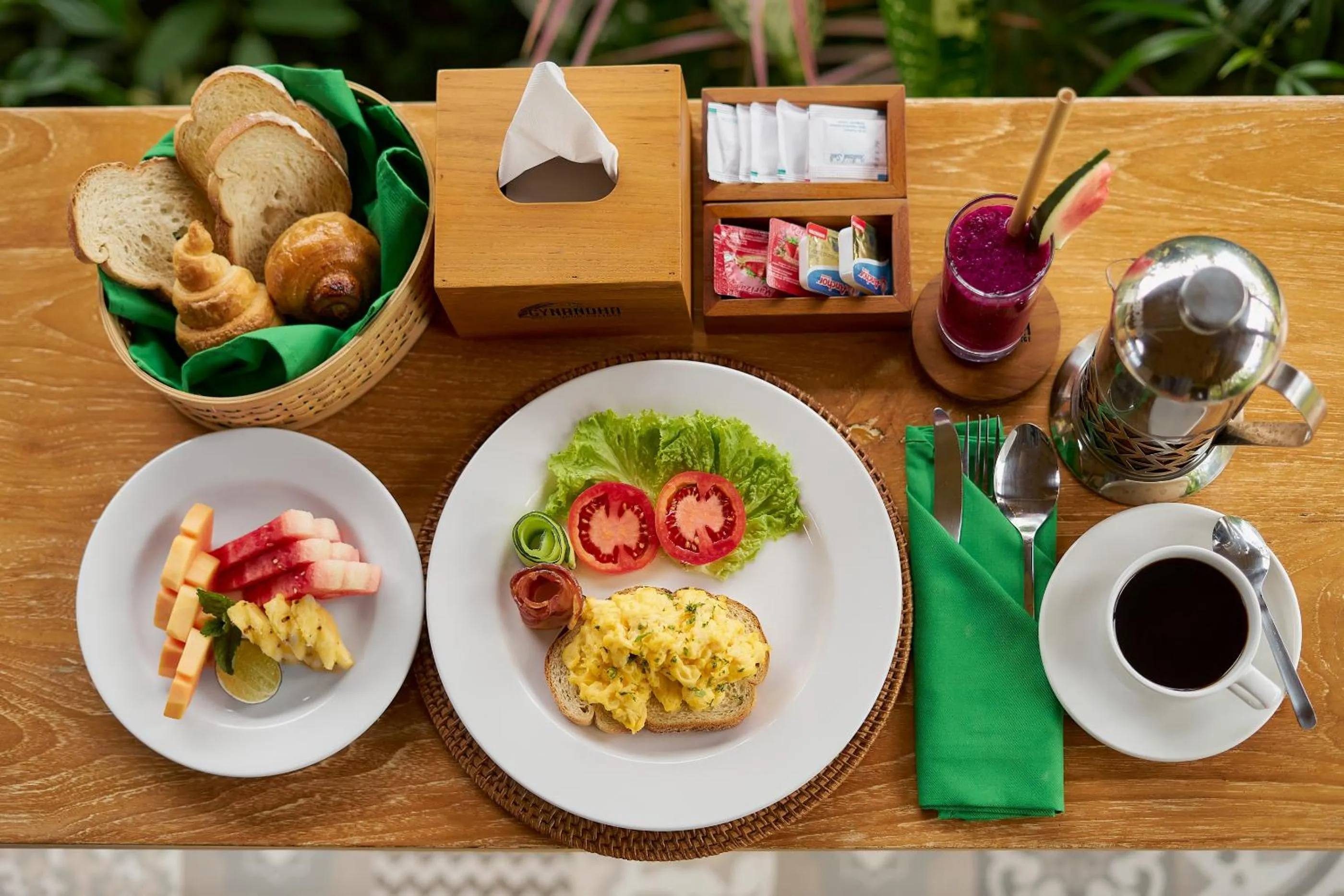 Food and drinks in Gynandha Ubud Cottage