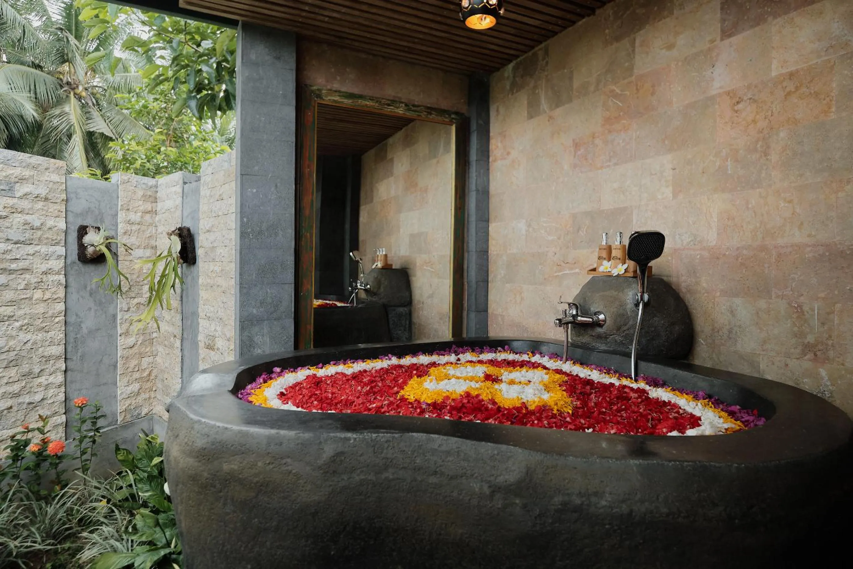 Bathroom in Gynandha Ubud Cottage
