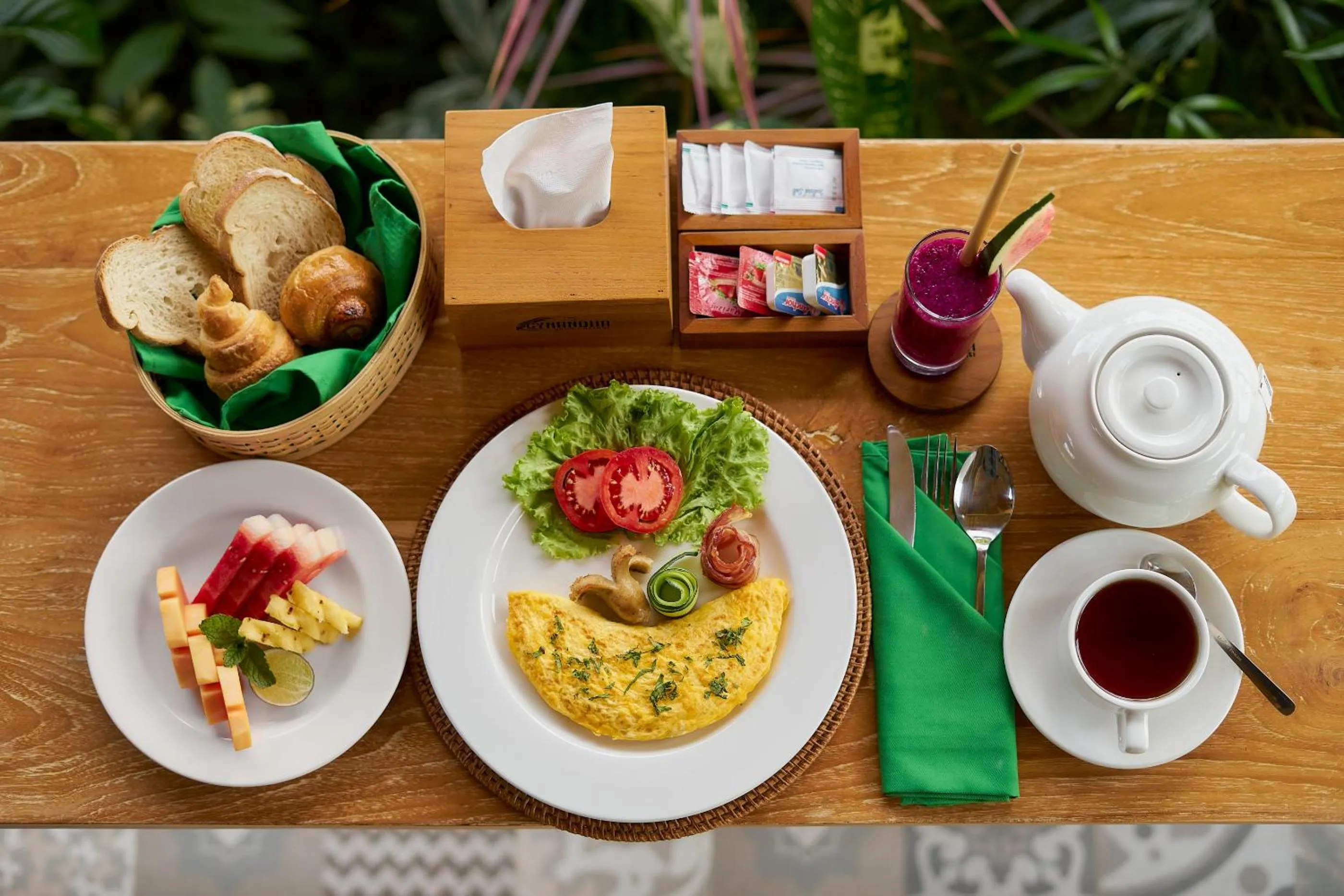 Food and drinks in Gynandha Ubud Cottage