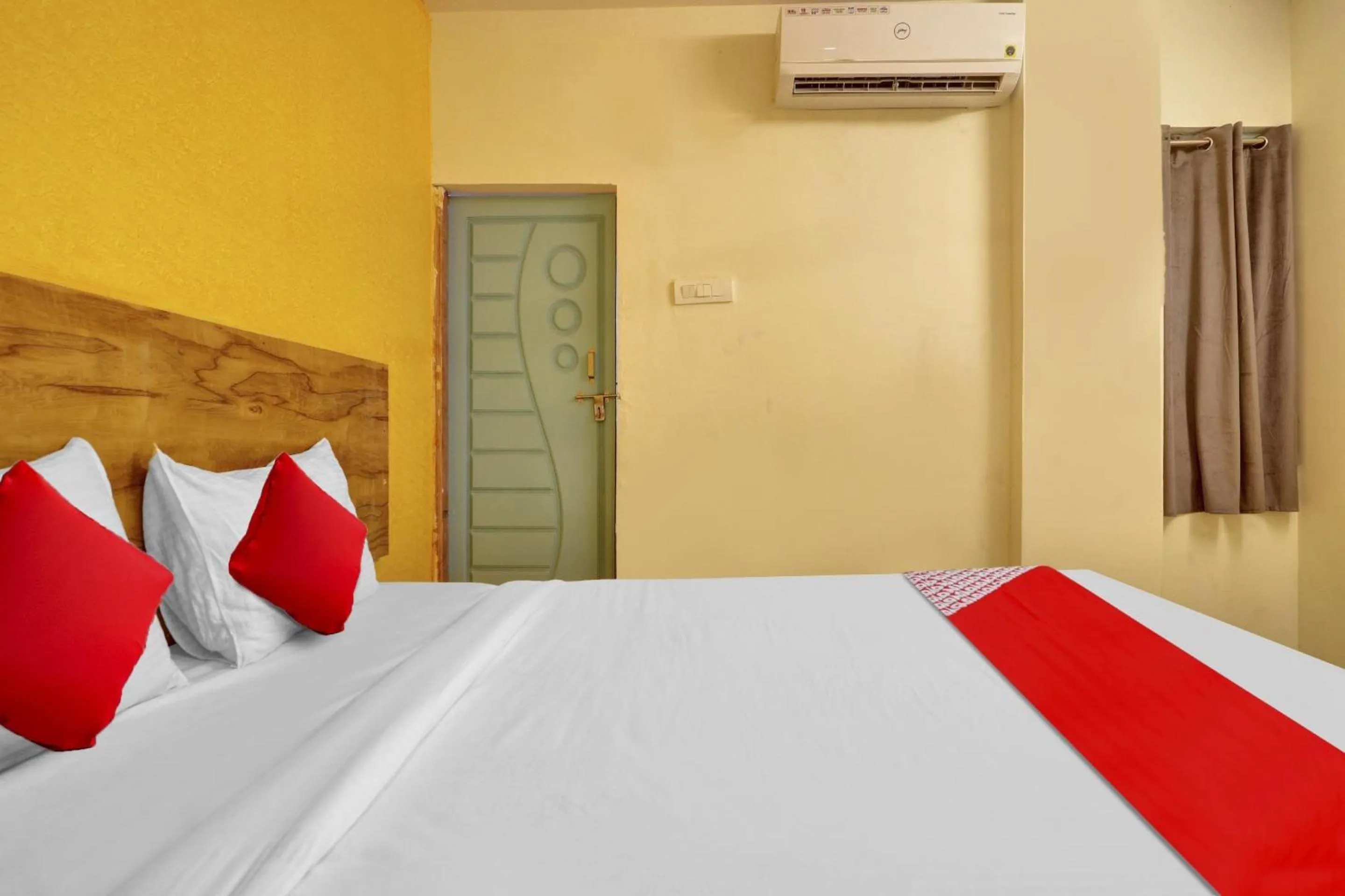 Bedroom, Bed in Hotel O R Square