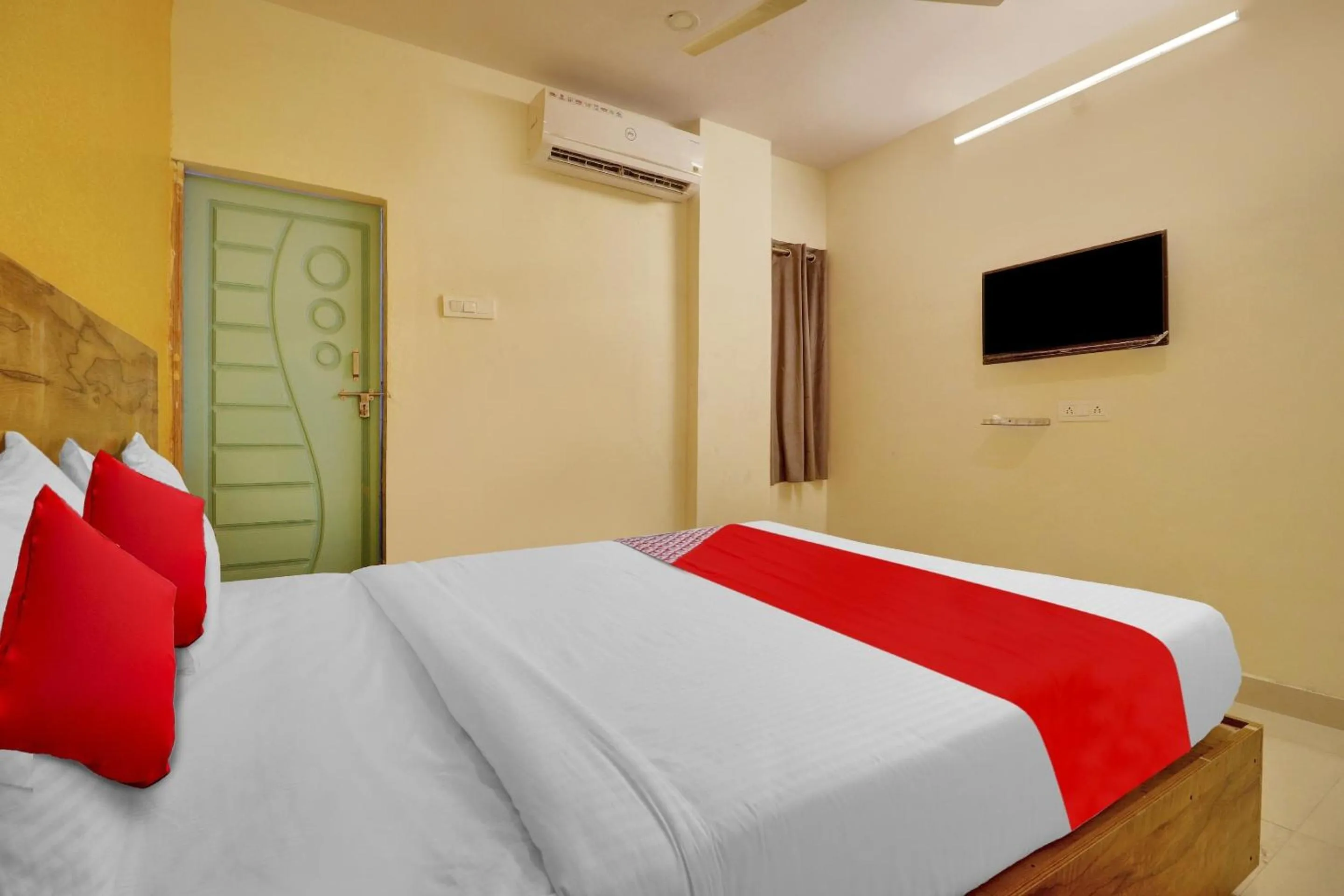 Bedroom, Bed in Hotel O R Square