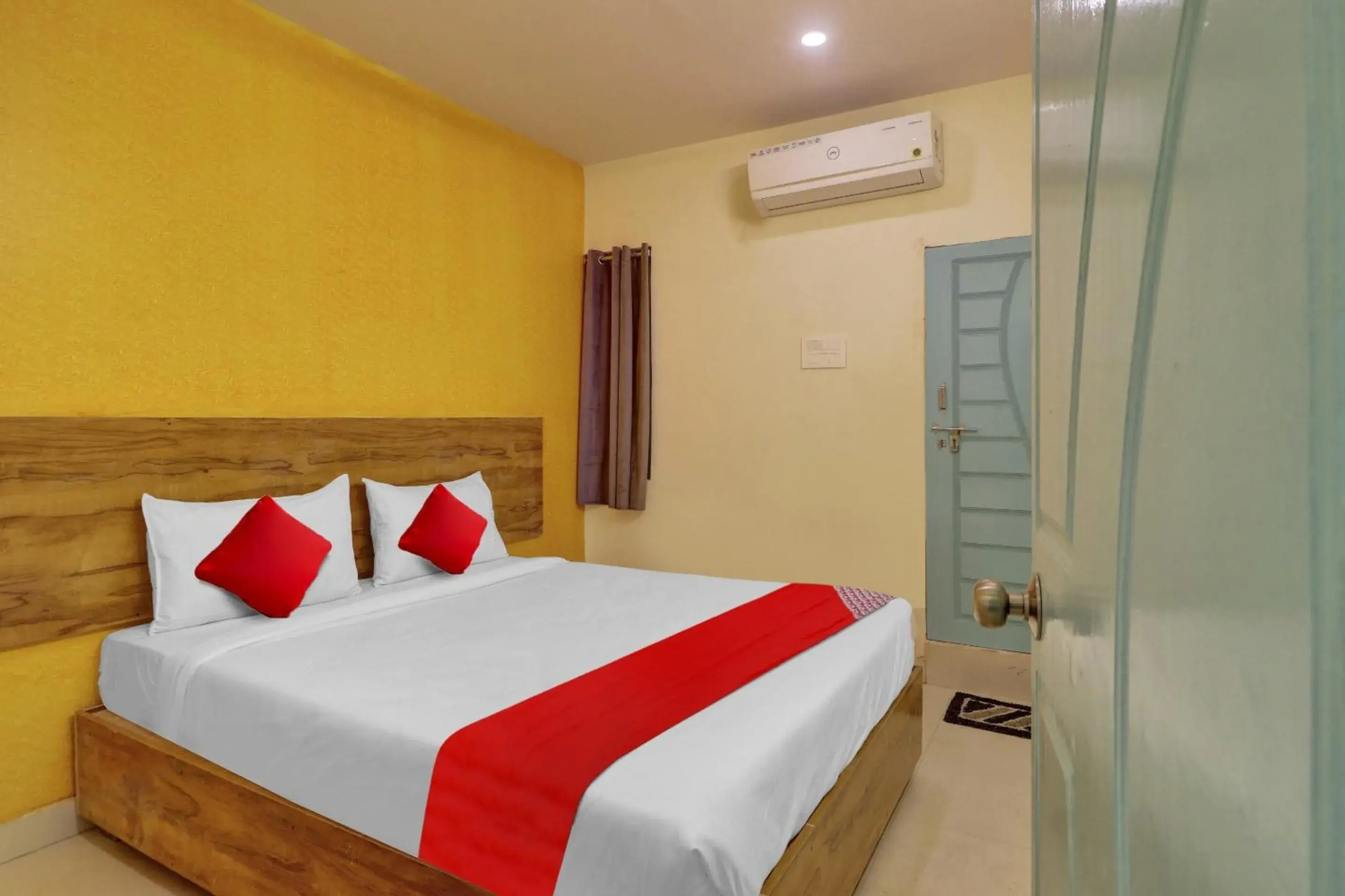 Classic Triple Room - single occupancy in Hotel O R Square Classic Triple Room - single occupancy in Hotel O R Square