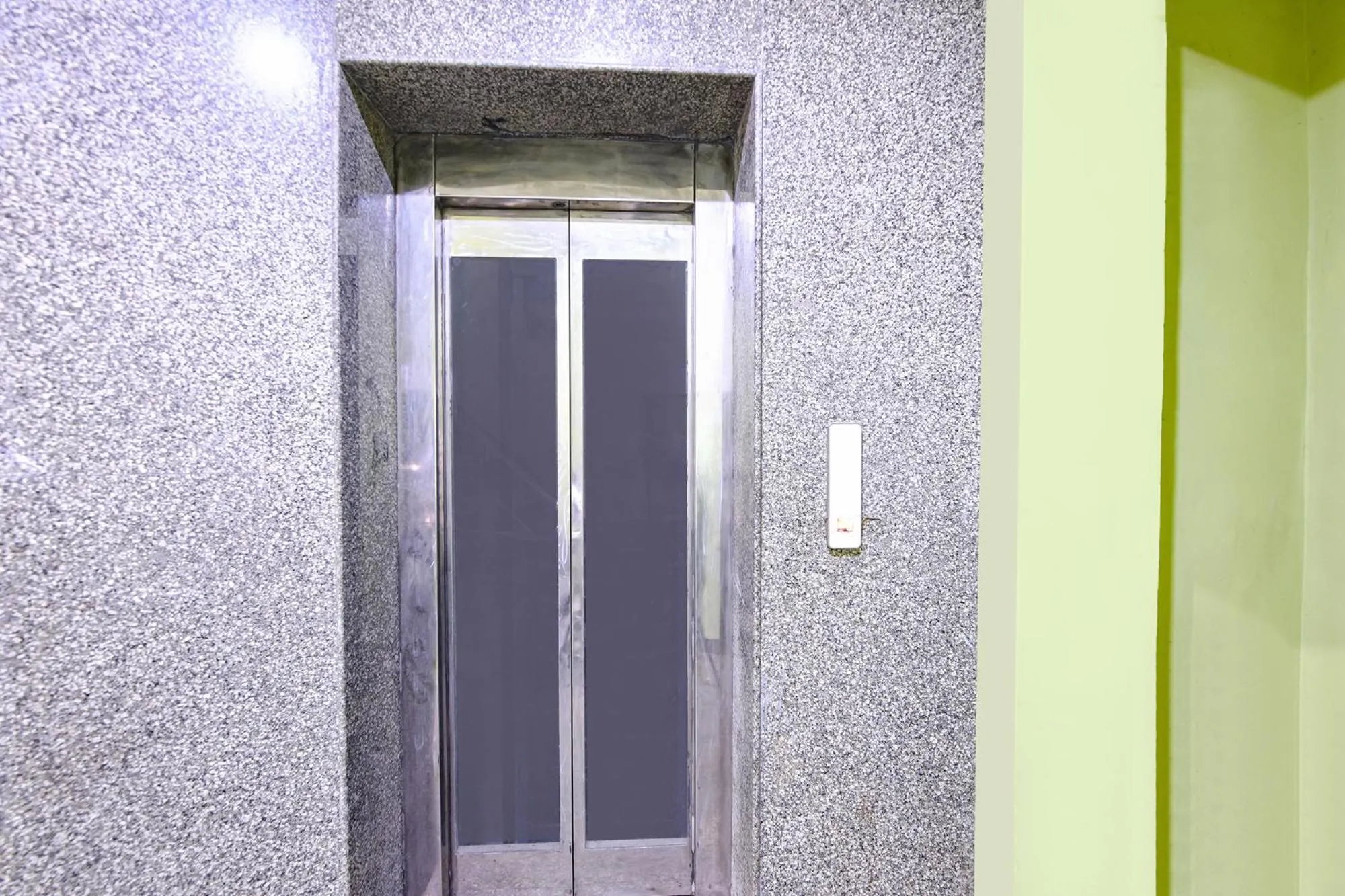 elevator in Via Jeet Stays