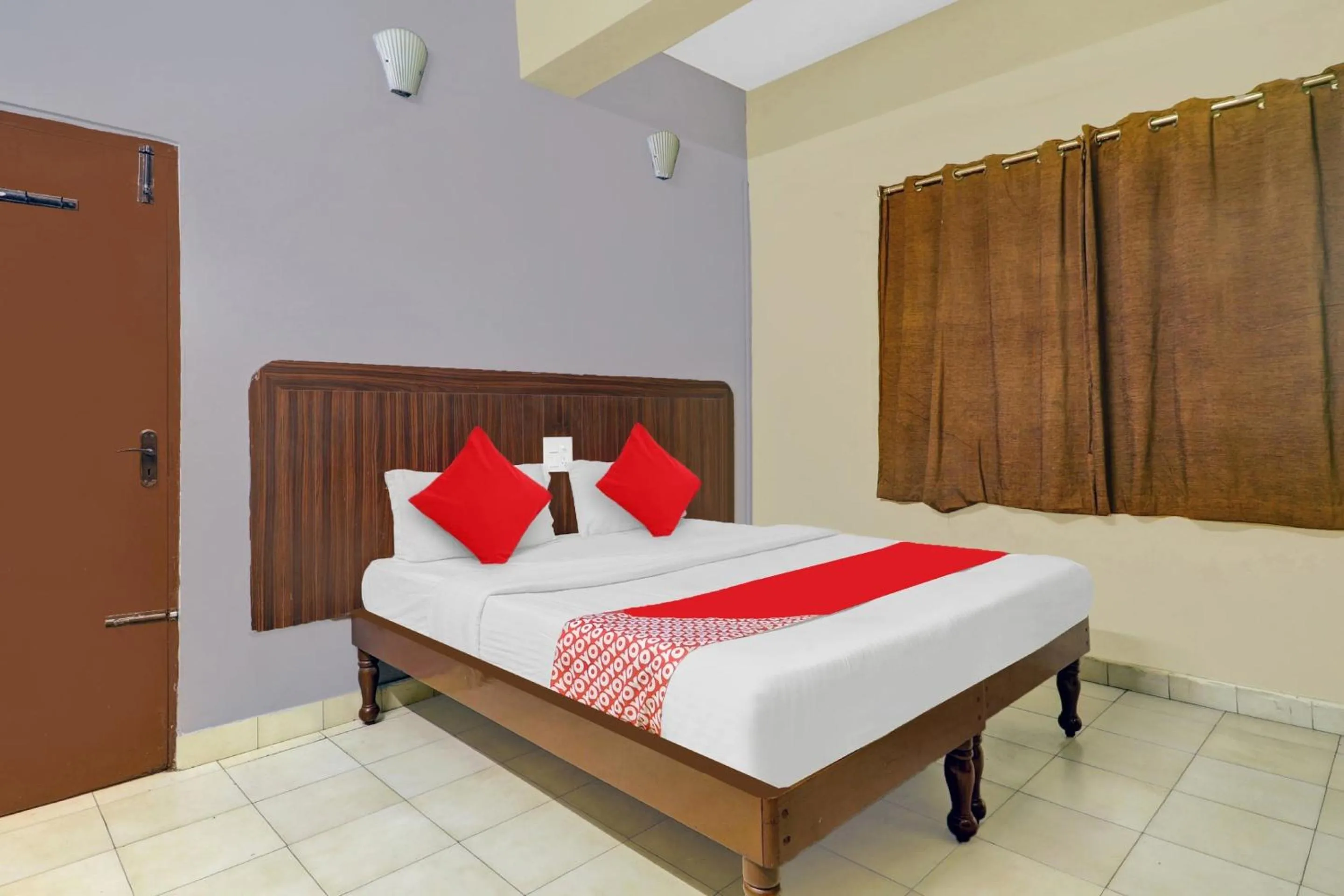 Bedroom, Bed in Hotel O HRR Hotels Near Paradise circle