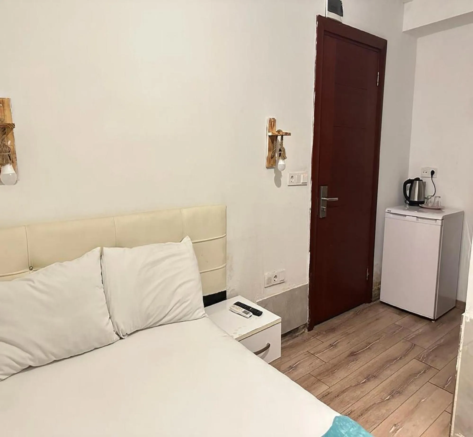 Photo of the whole room, Bed in Taksim Soushian Hotel