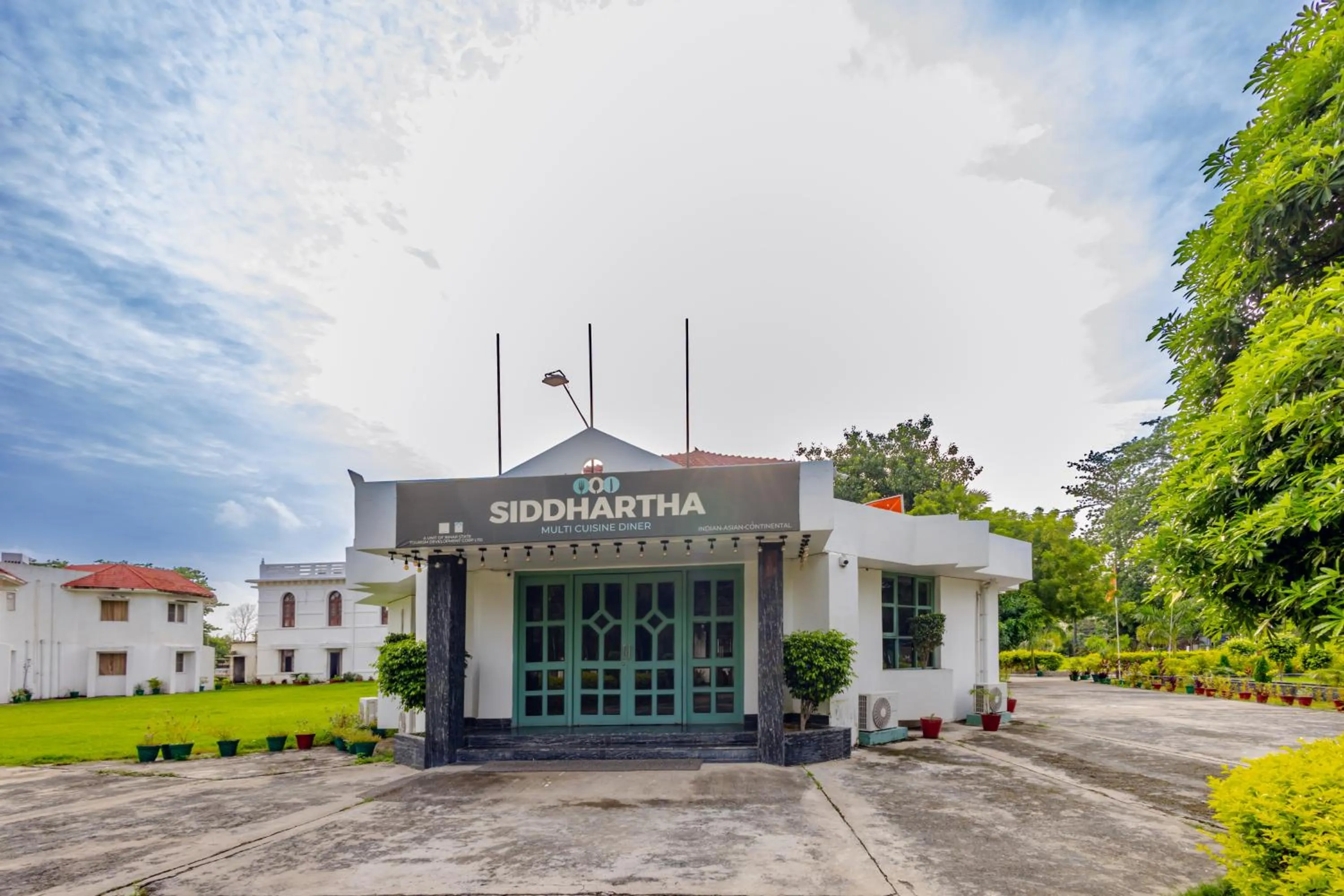 Restaurant/places to eat in BUDDHA HERITAGE RESORT