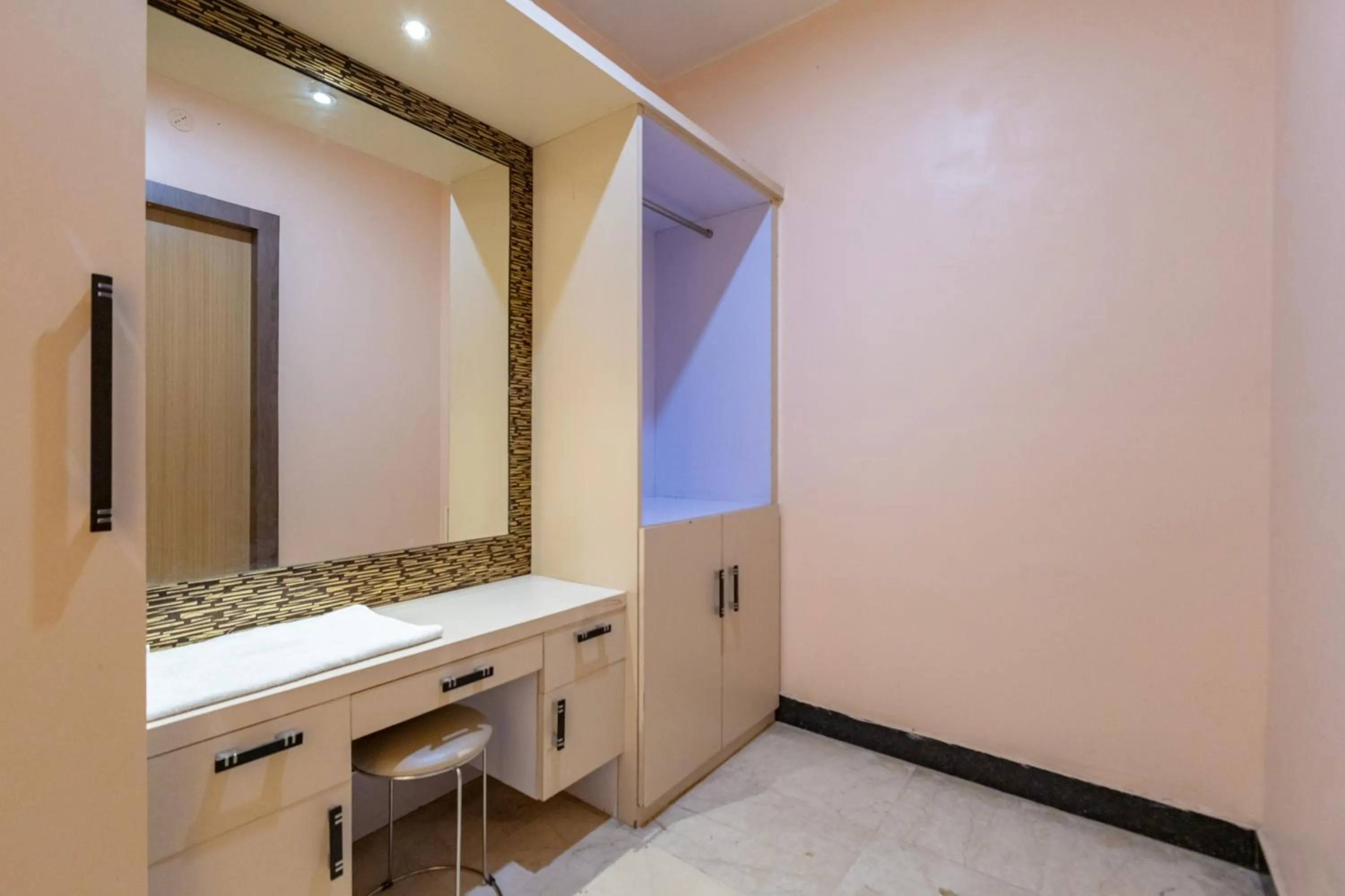 wardrobe in BUDDHA HERITAGE RESORT