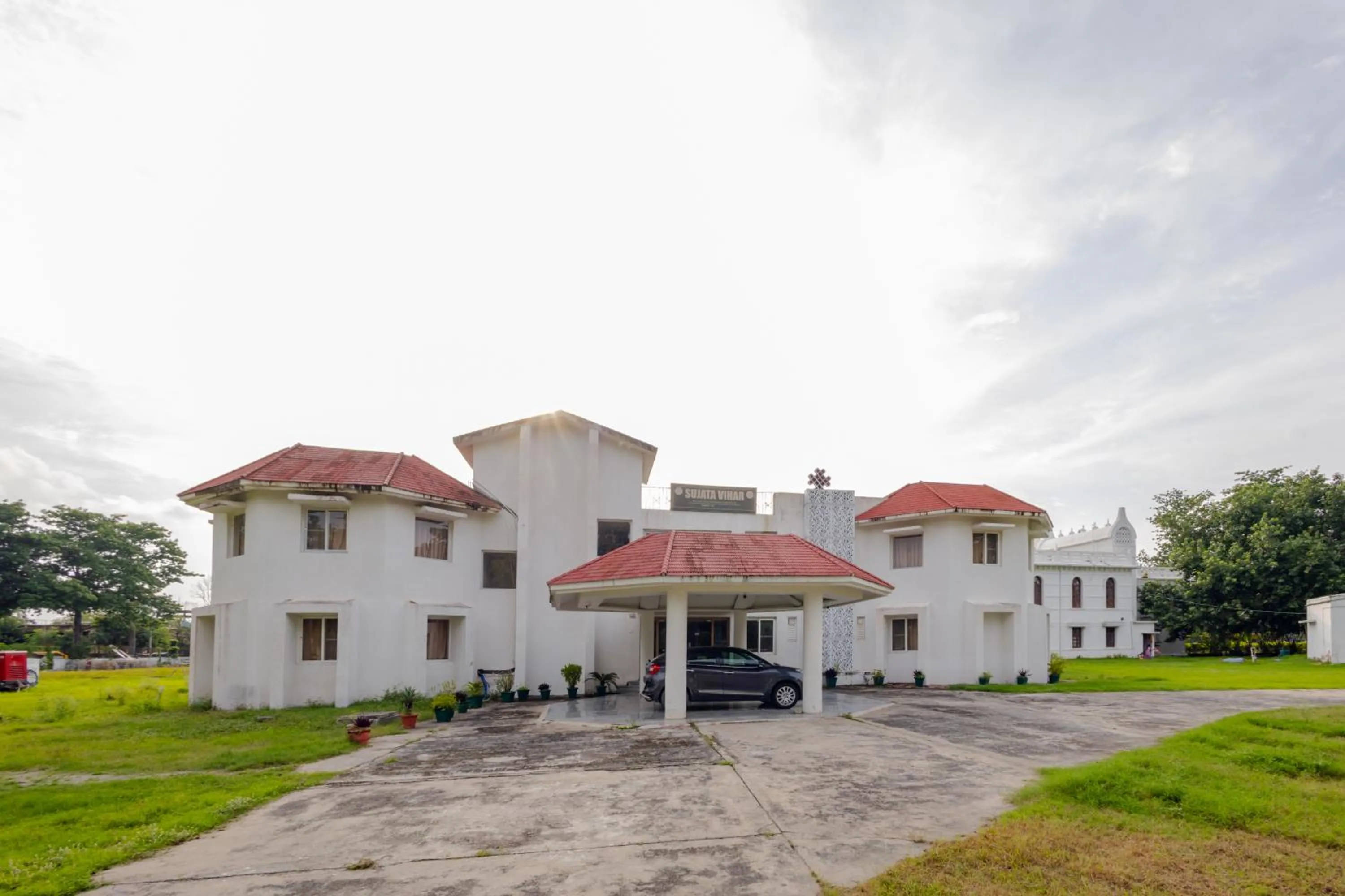 Parking in BUDDHA HERITAGE RESORT