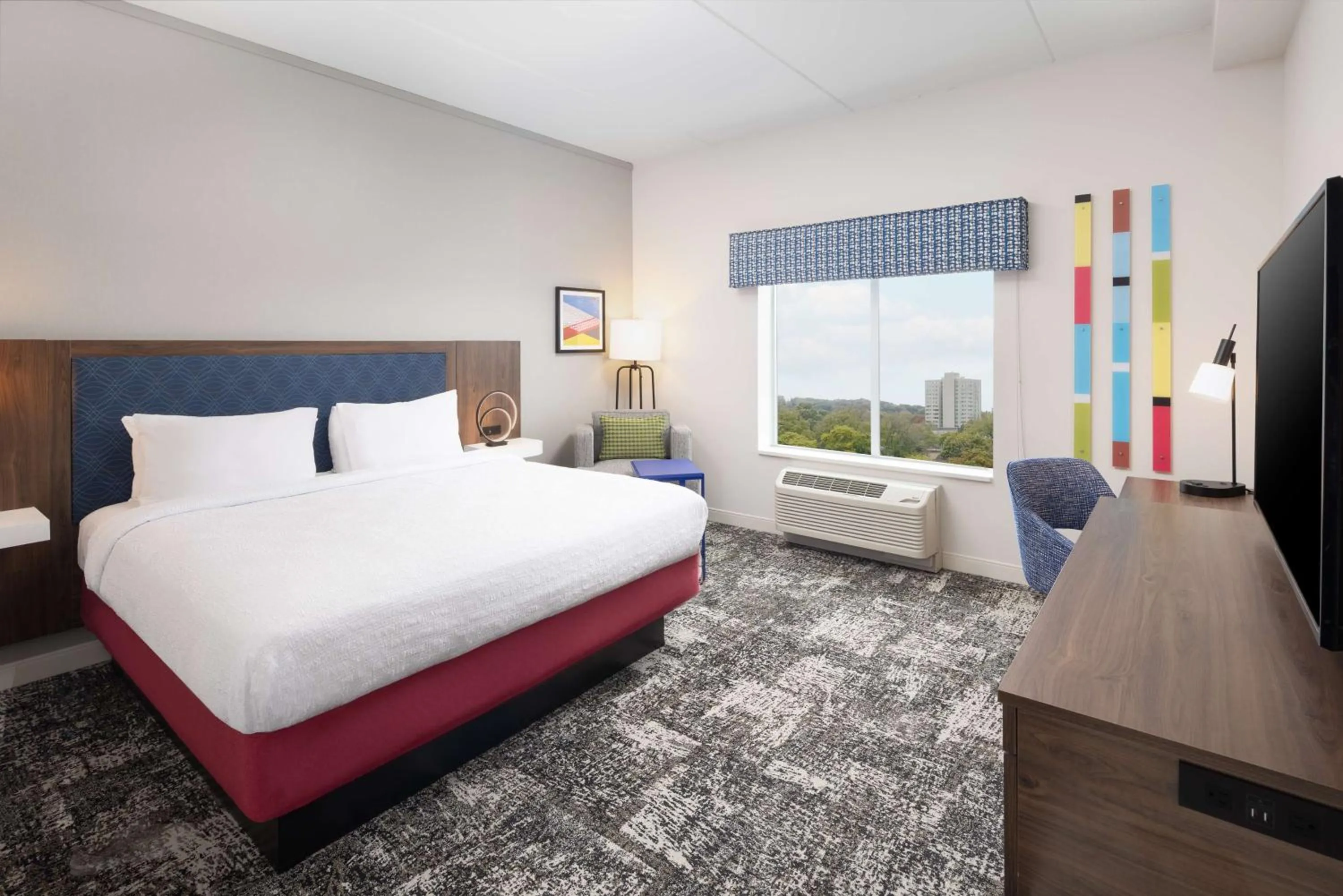 Bed in Hampton Inn & Suites Rochester Downtown