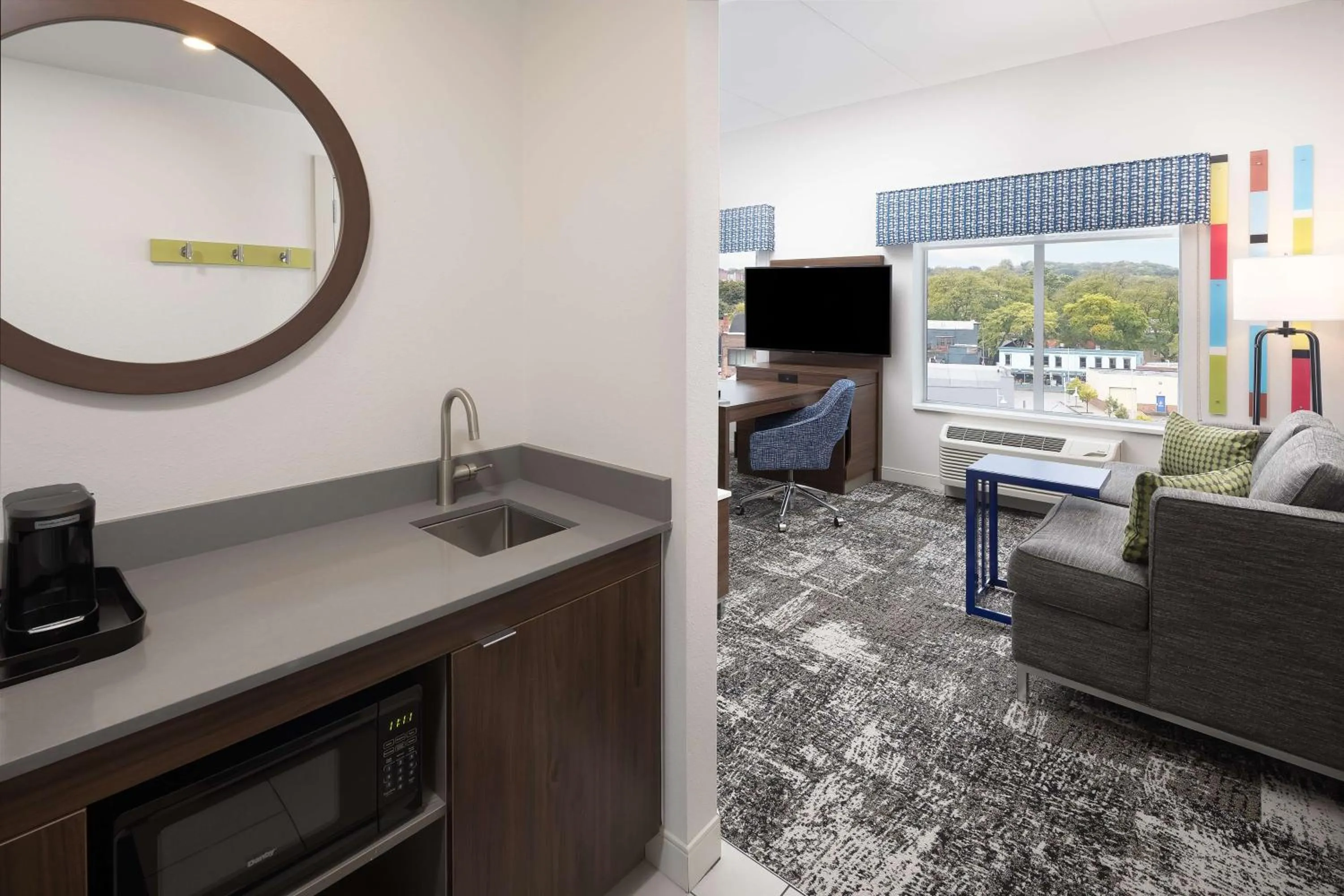 Photo of the whole room in Hampton Inn & Suites Rochester Downtown