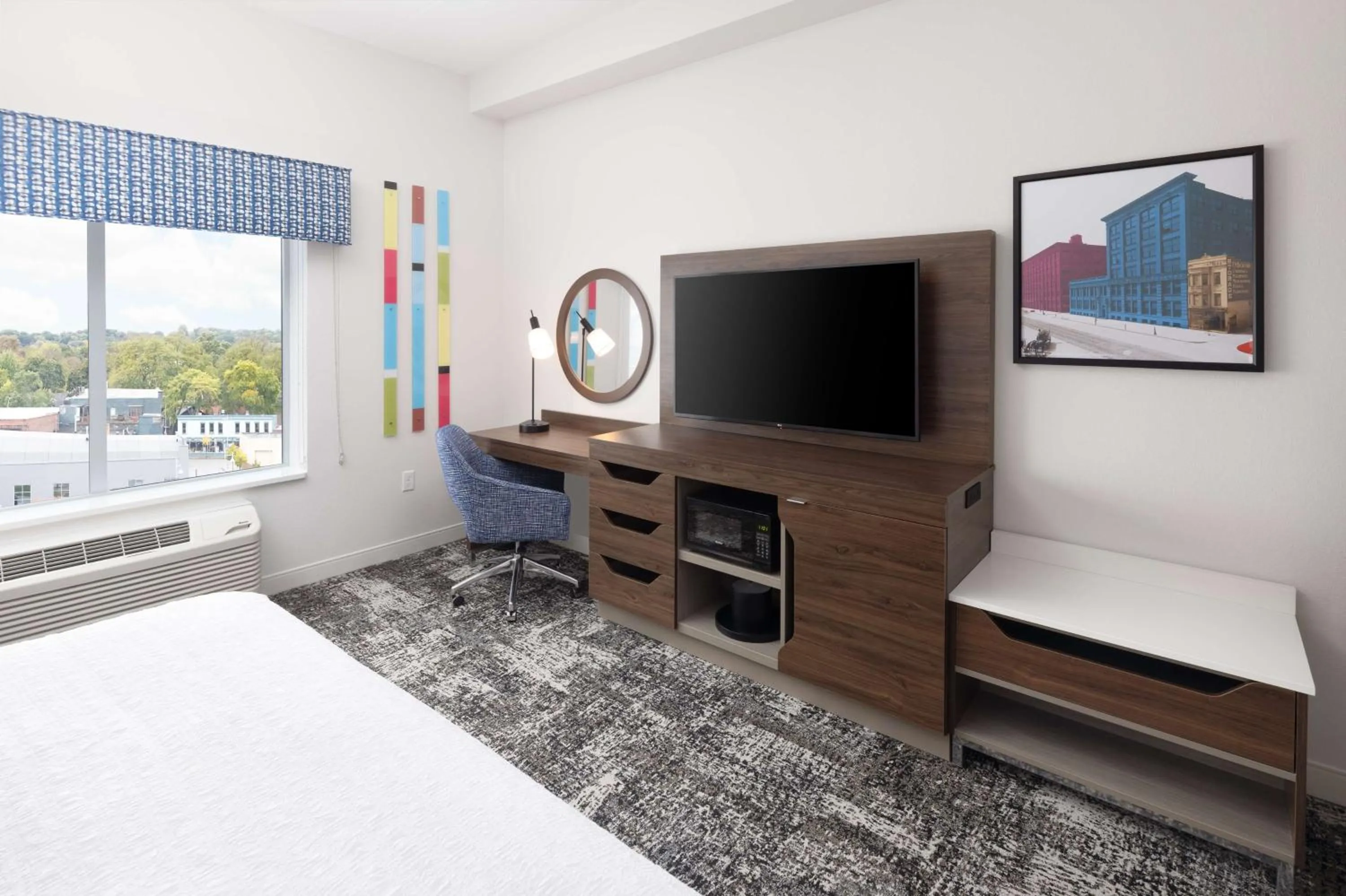 Bedroom, Bed in Hampton Inn & Suites Rochester Downtown