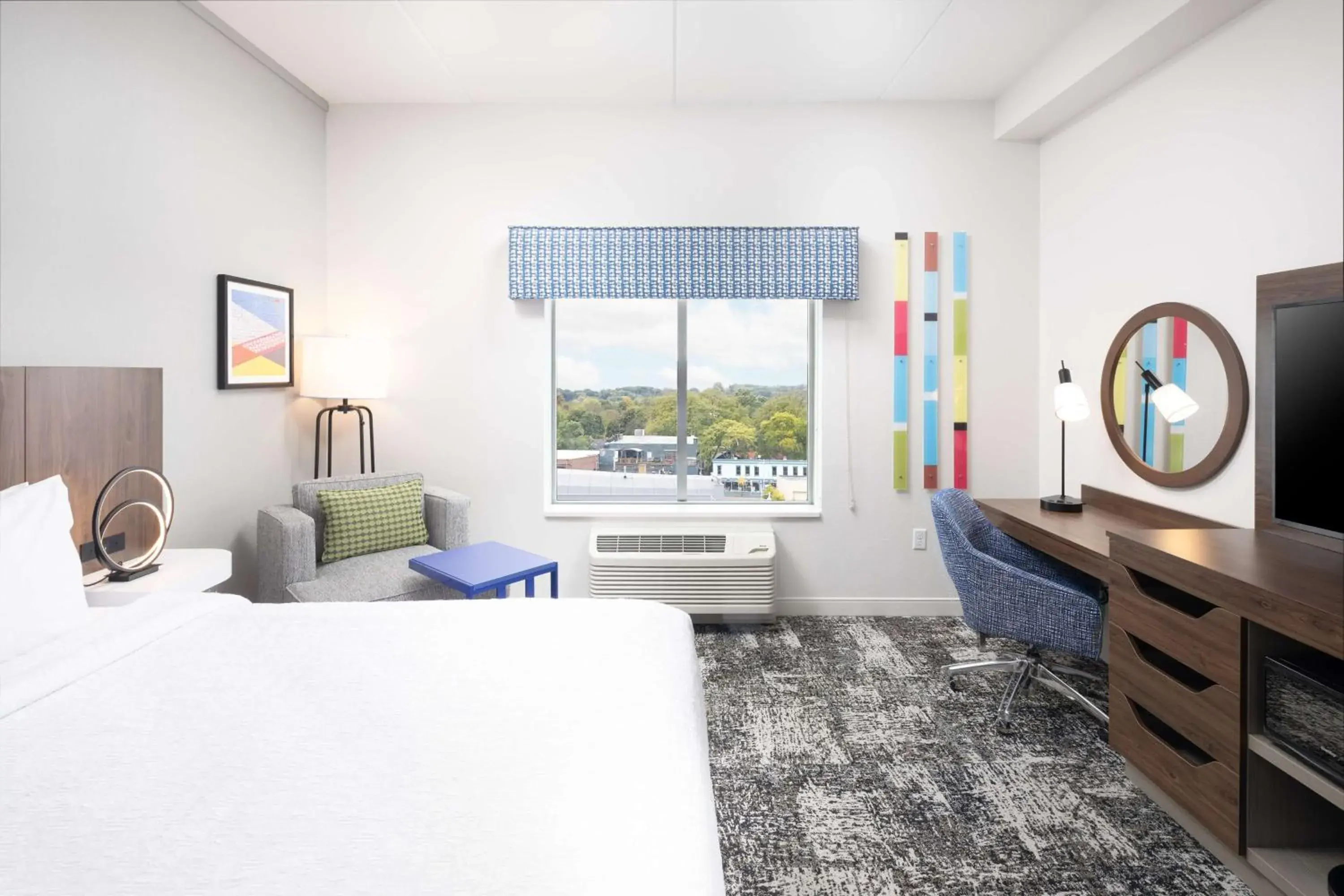 King Room with Microwave/Fridge in Hampton Inn & Suites Rochester Downtown King Room with Microwave/Fridge in Hampton Inn & Suites Rochester Downtown