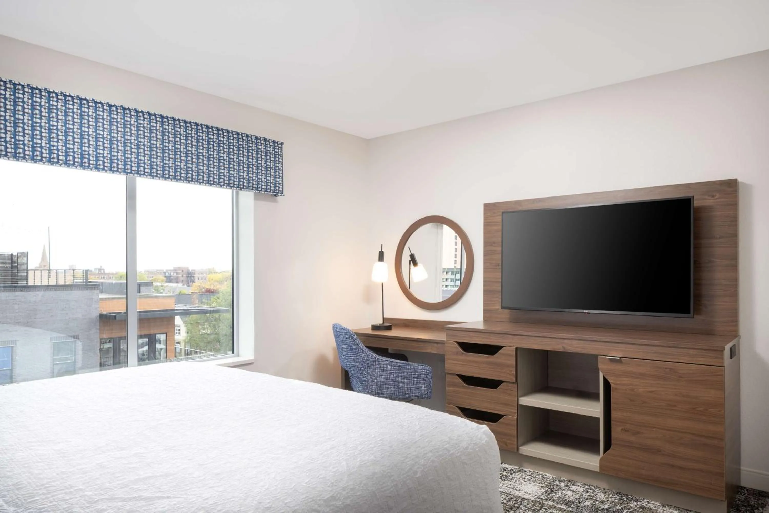 Bedroom, Bed in Hampton Inn & Suites Rochester Downtown