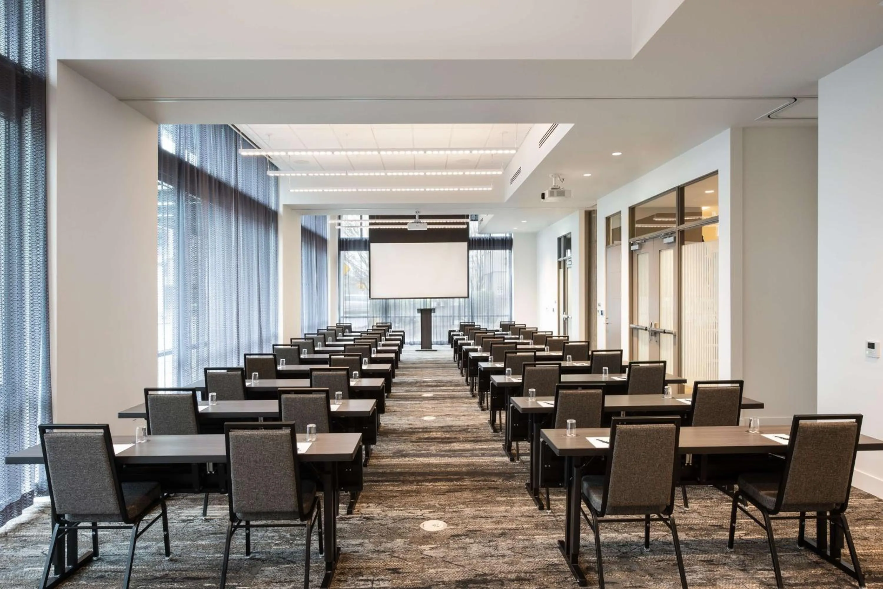 Meeting/conference room in Holman Riverfront Park Hotel Salem, Tapestry By Hilton