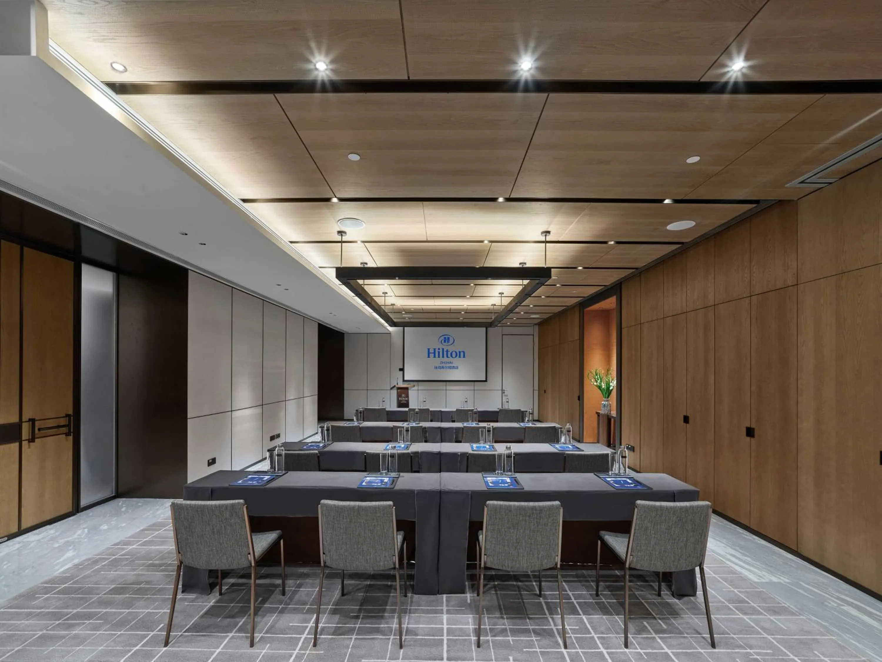 Meeting/conference room in Hilton Zhuhai