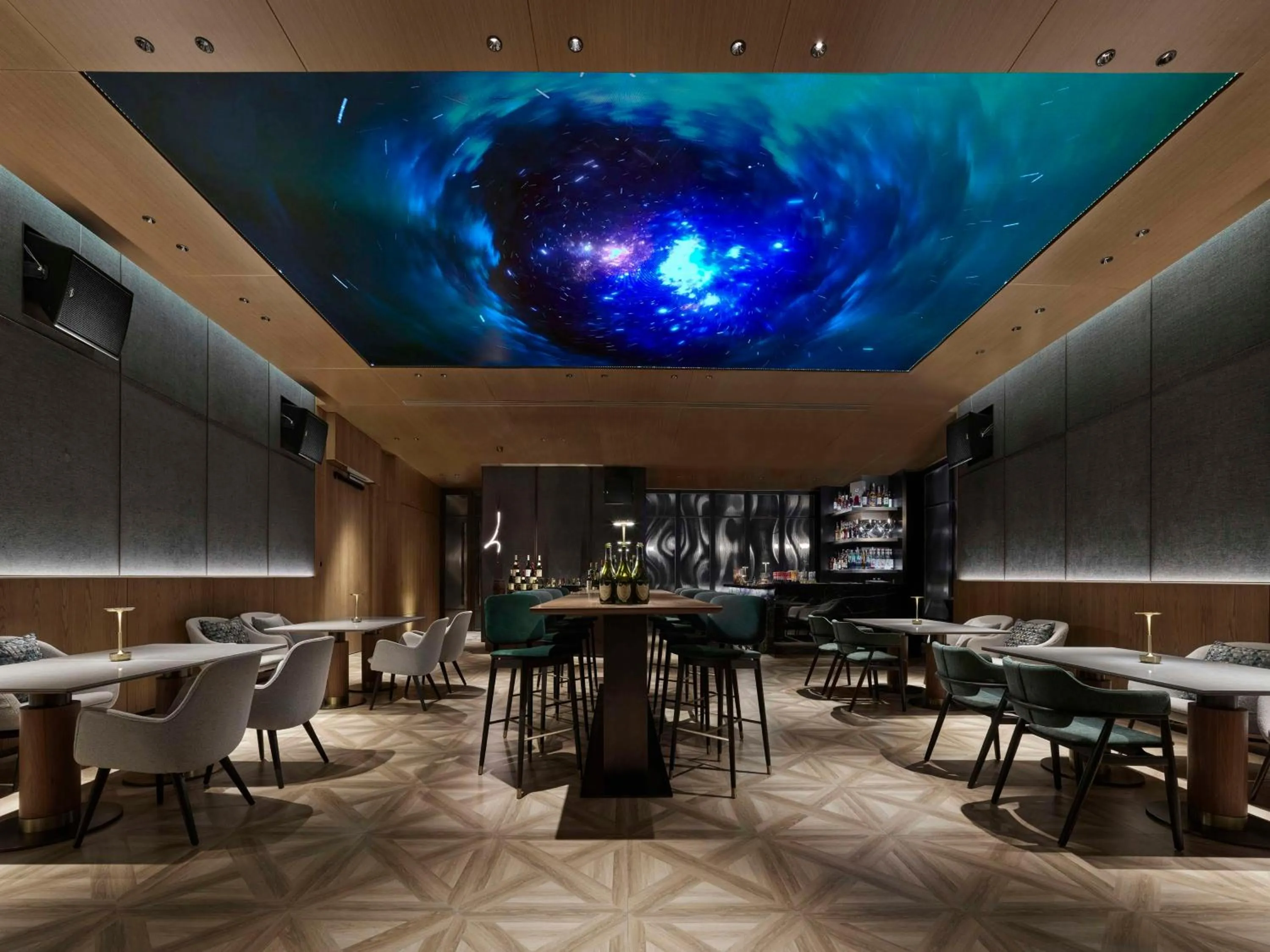 Lounge or bar in Hilton Zhuhai