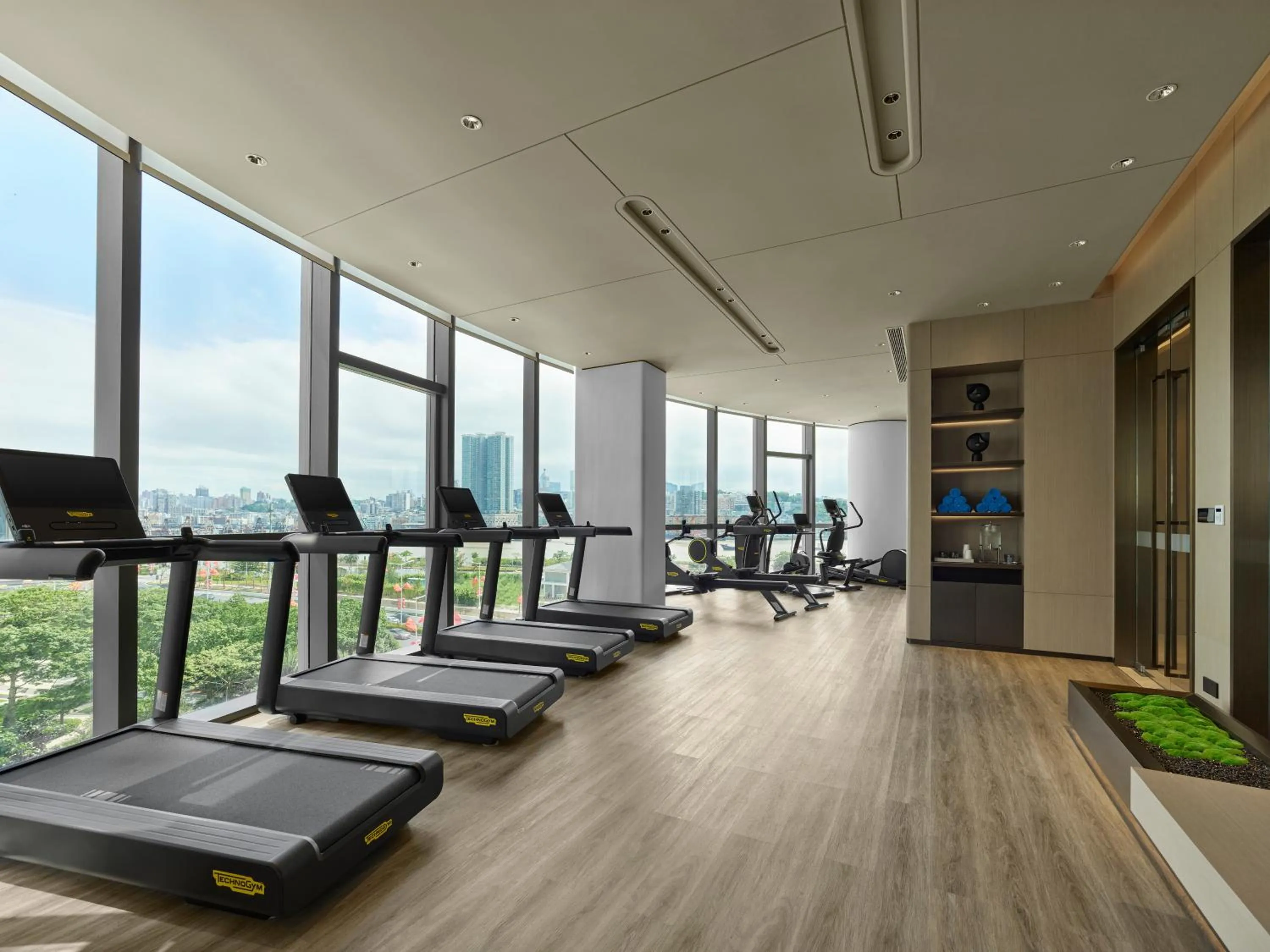 Fitness centre/facilities in Hilton Zhuhai