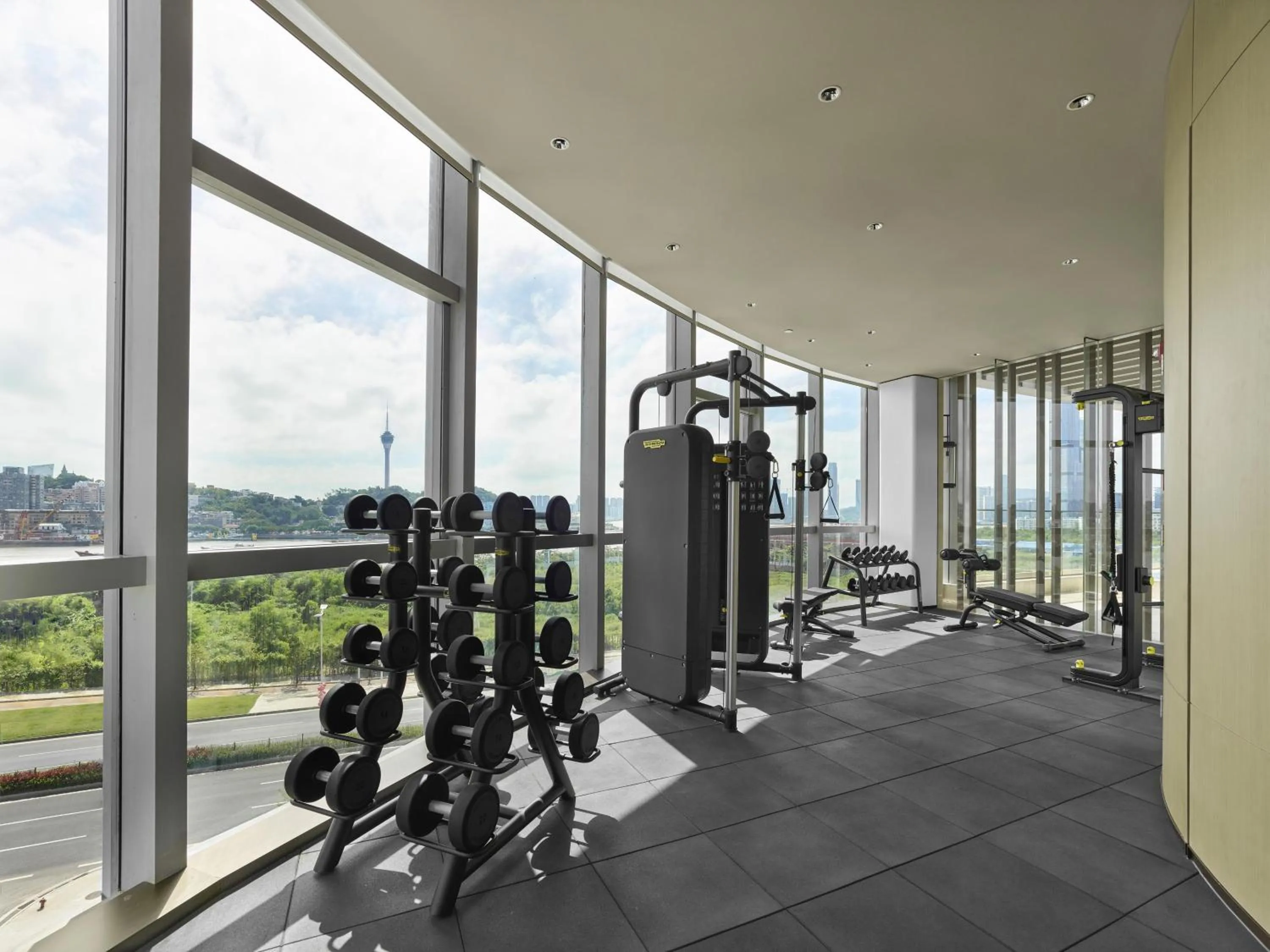 Fitness centre/facilities in Hilton Zhuhai