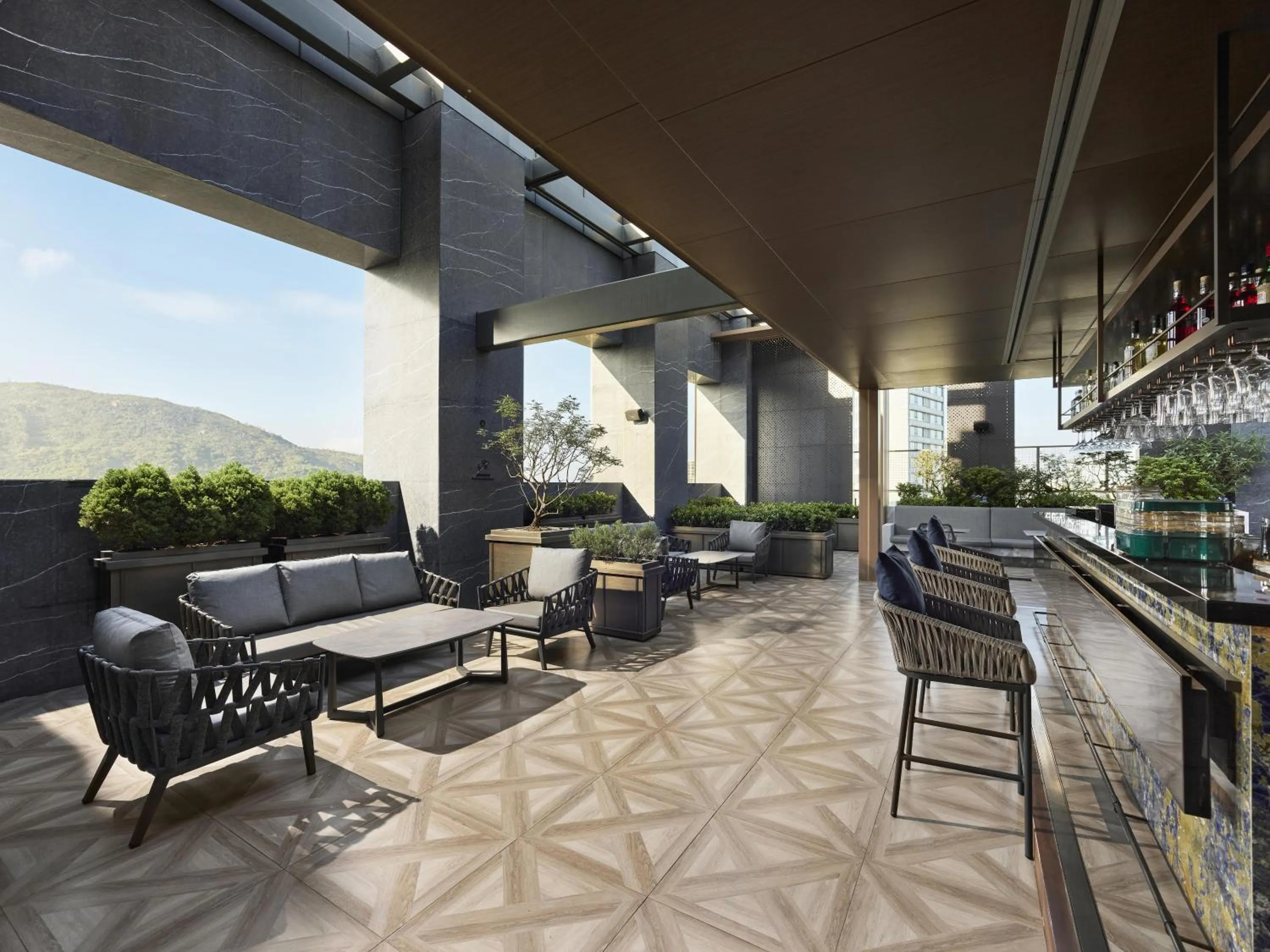 Lounge or bar in Hilton Zhuhai