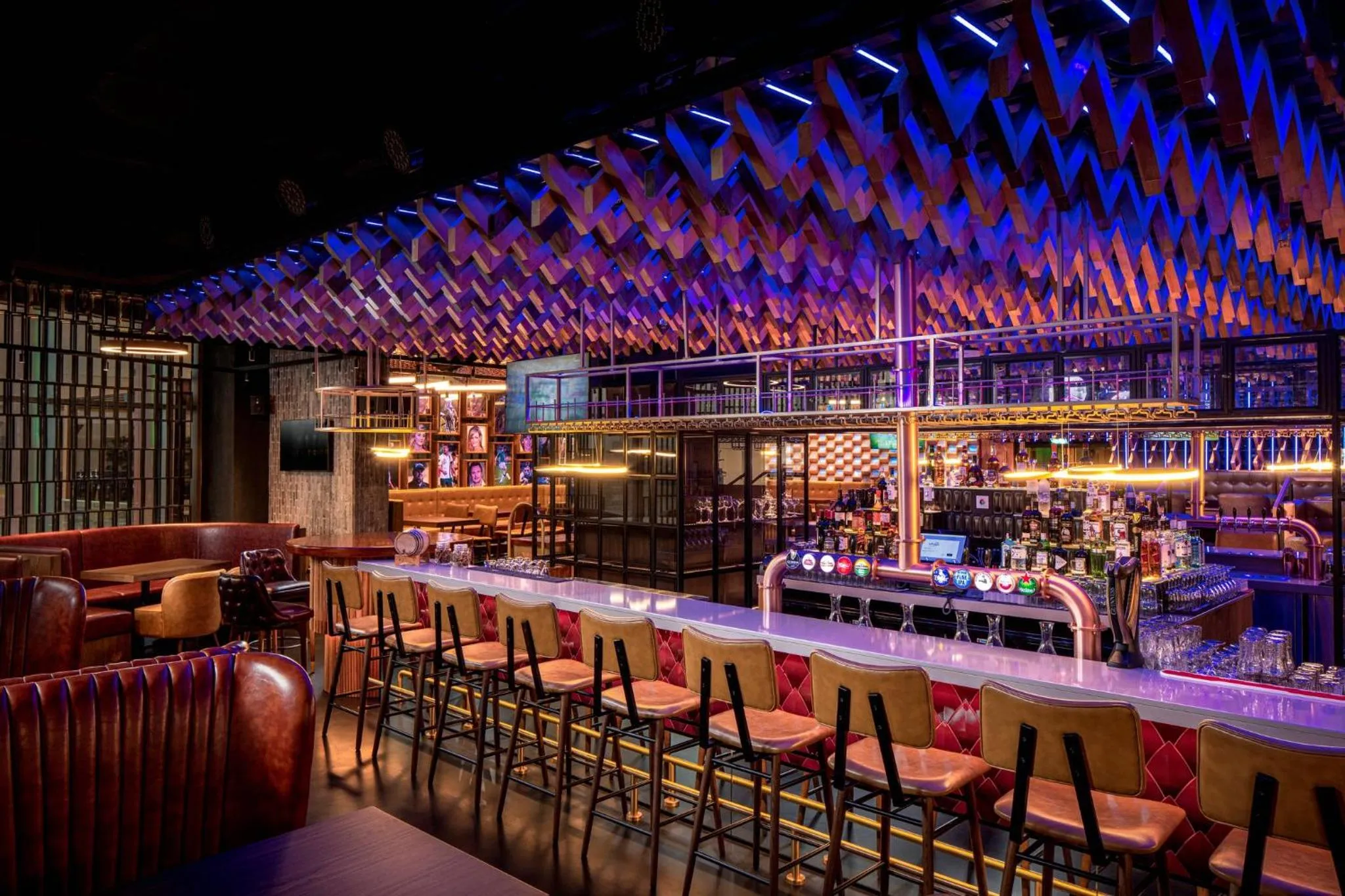 Lounge or bar in Holiday Inn & Suites - Dubai Science Park by IHG