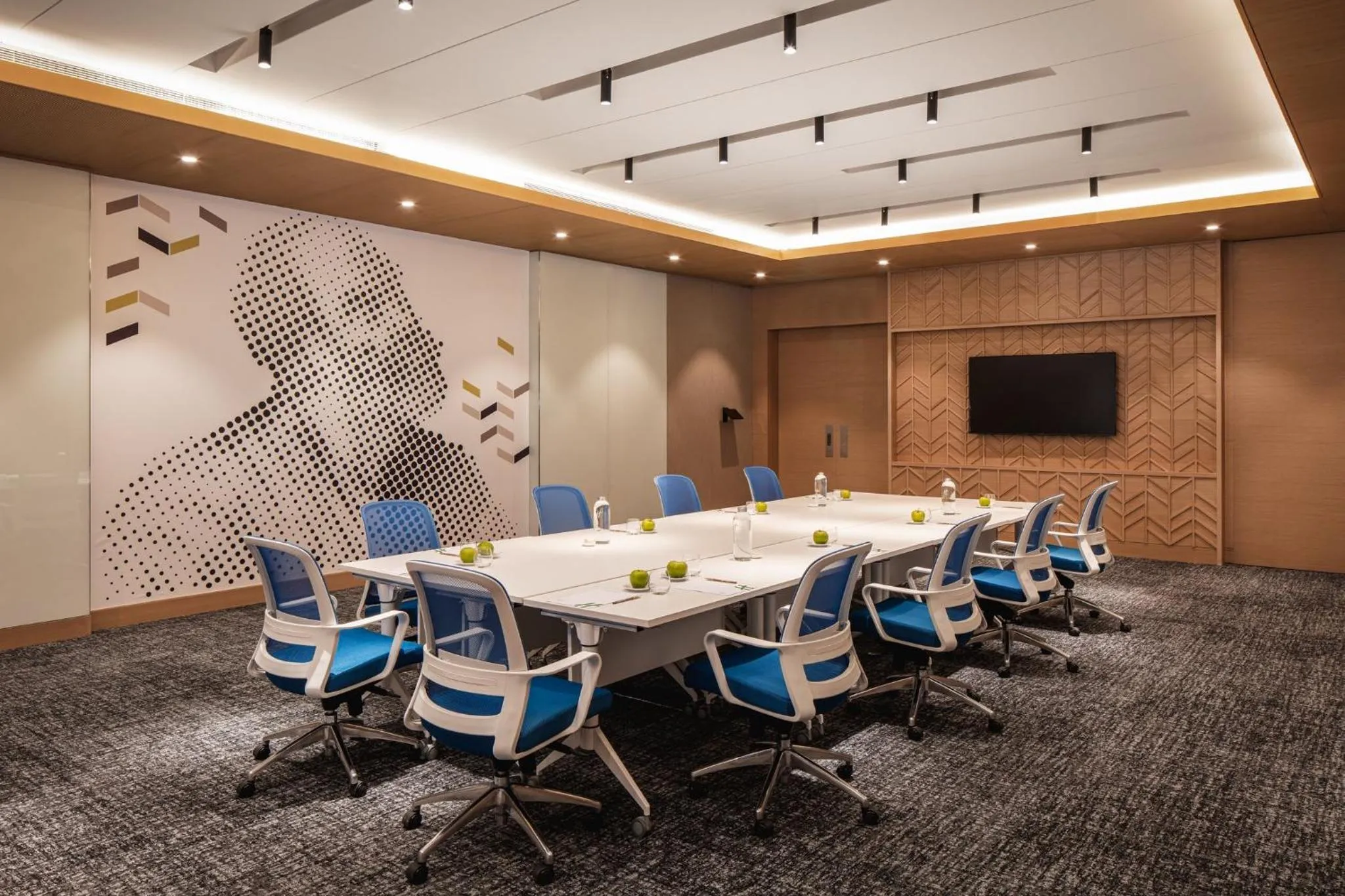 Meeting/conference room in Holiday Inn & Suites - Dubai Science Park by IHG