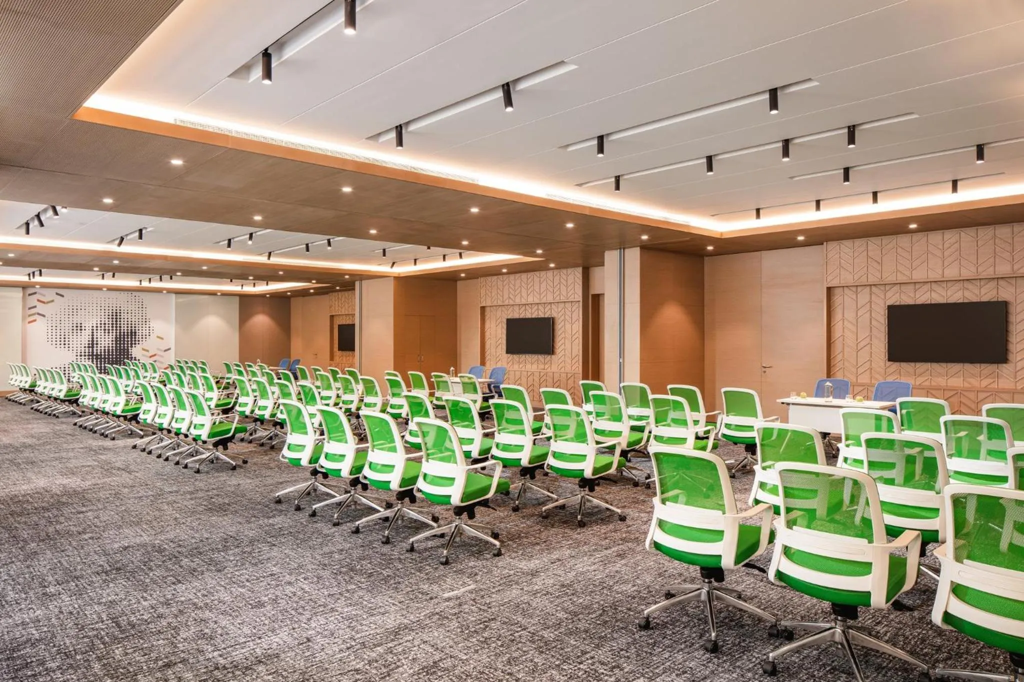 Meeting/conference room in Holiday Inn & Suites - Dubai Science Park by IHG