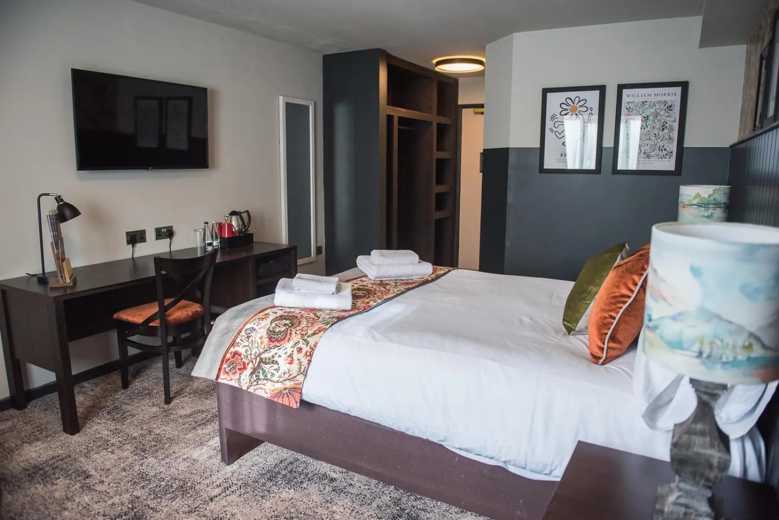 Bedroom, Bed in Cat & Lion Country Pub and Hotel