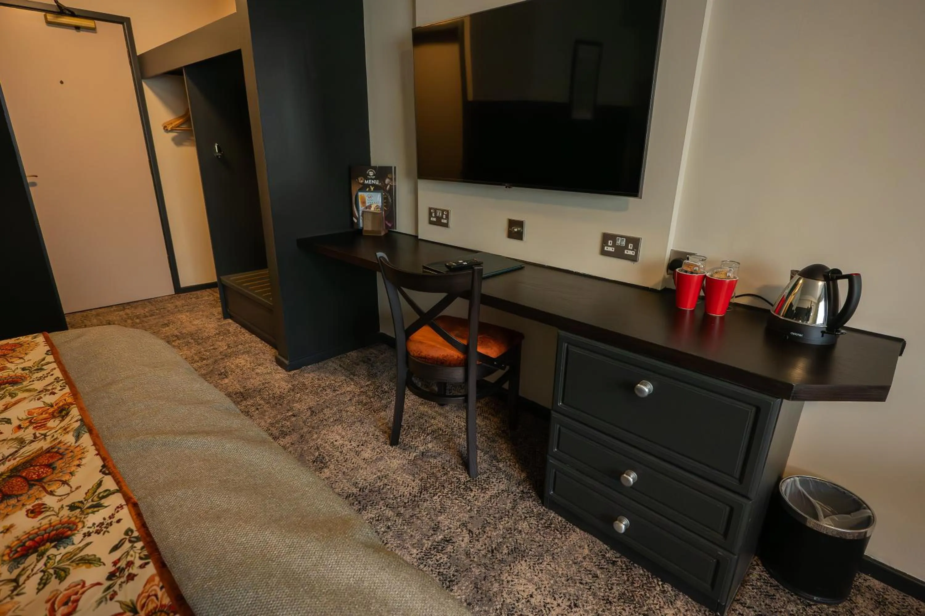 Coffee/tea facilities in Cat & Lion Country Pub and Hotel