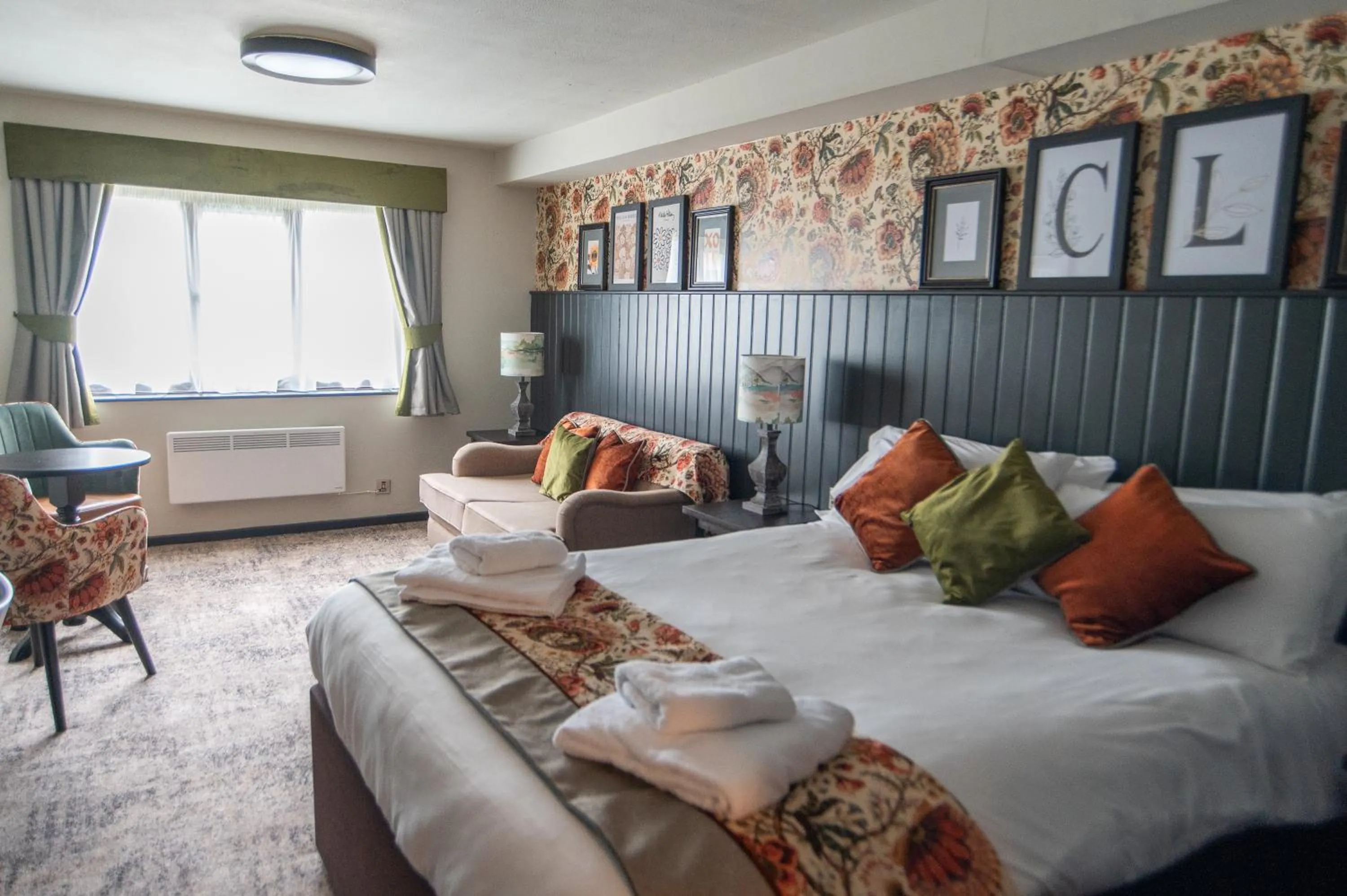 Bedroom, Bed in Cat & Lion Country Pub and Hotel