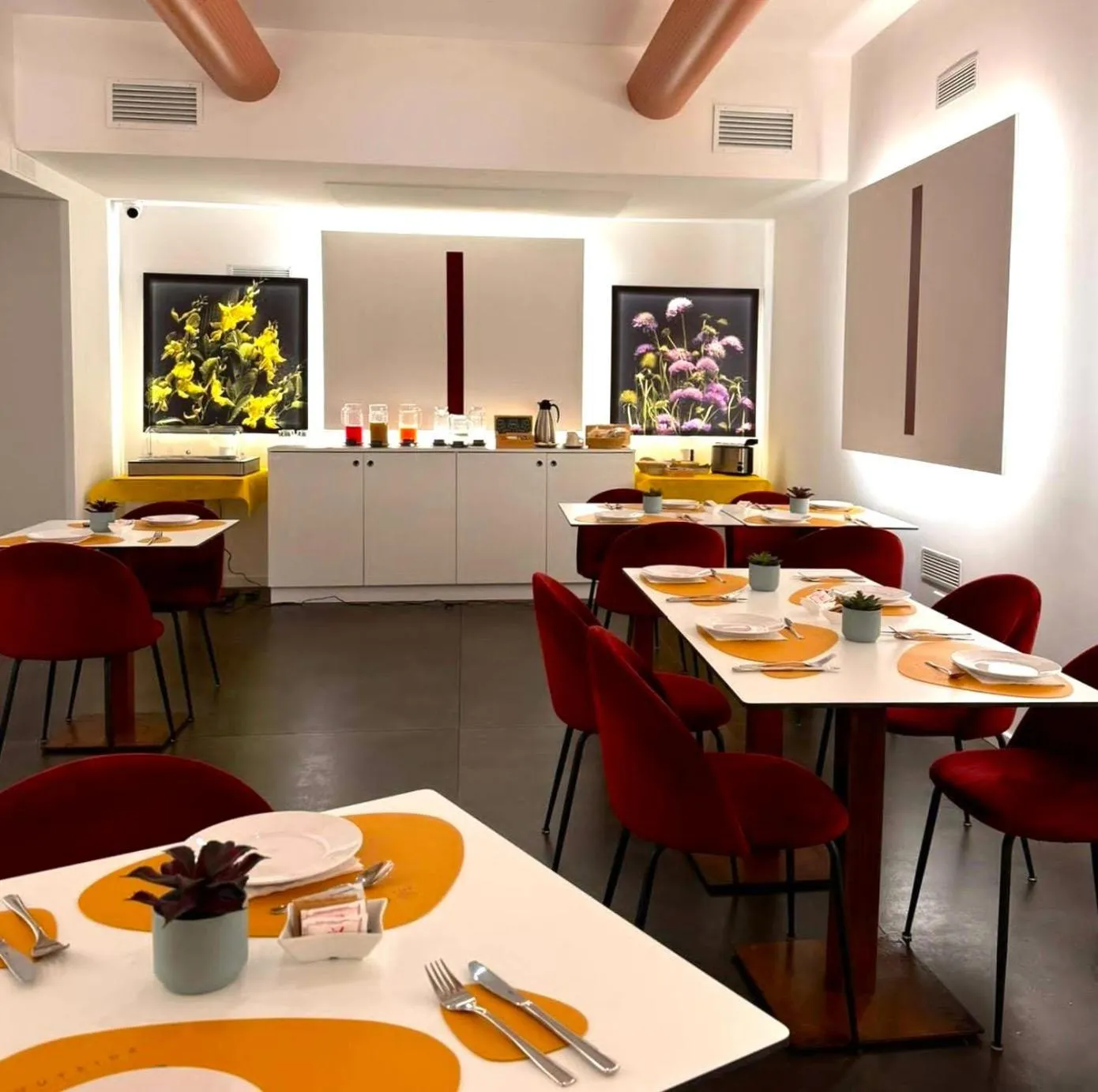 Breakfast in Outside Boutique Hotel