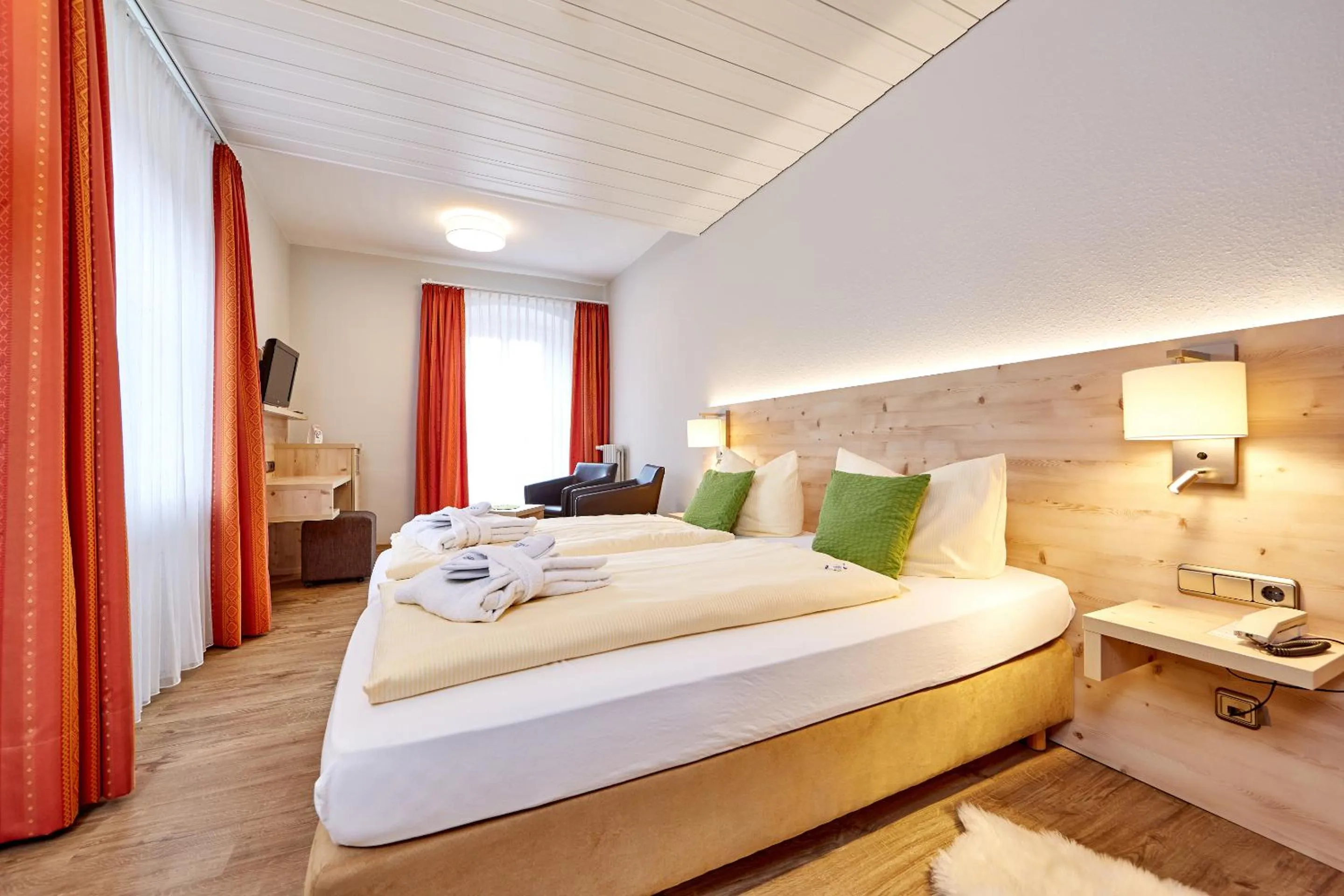 Photo of the whole room, Bed in Zum Turm - Apartments und Gästezimmer