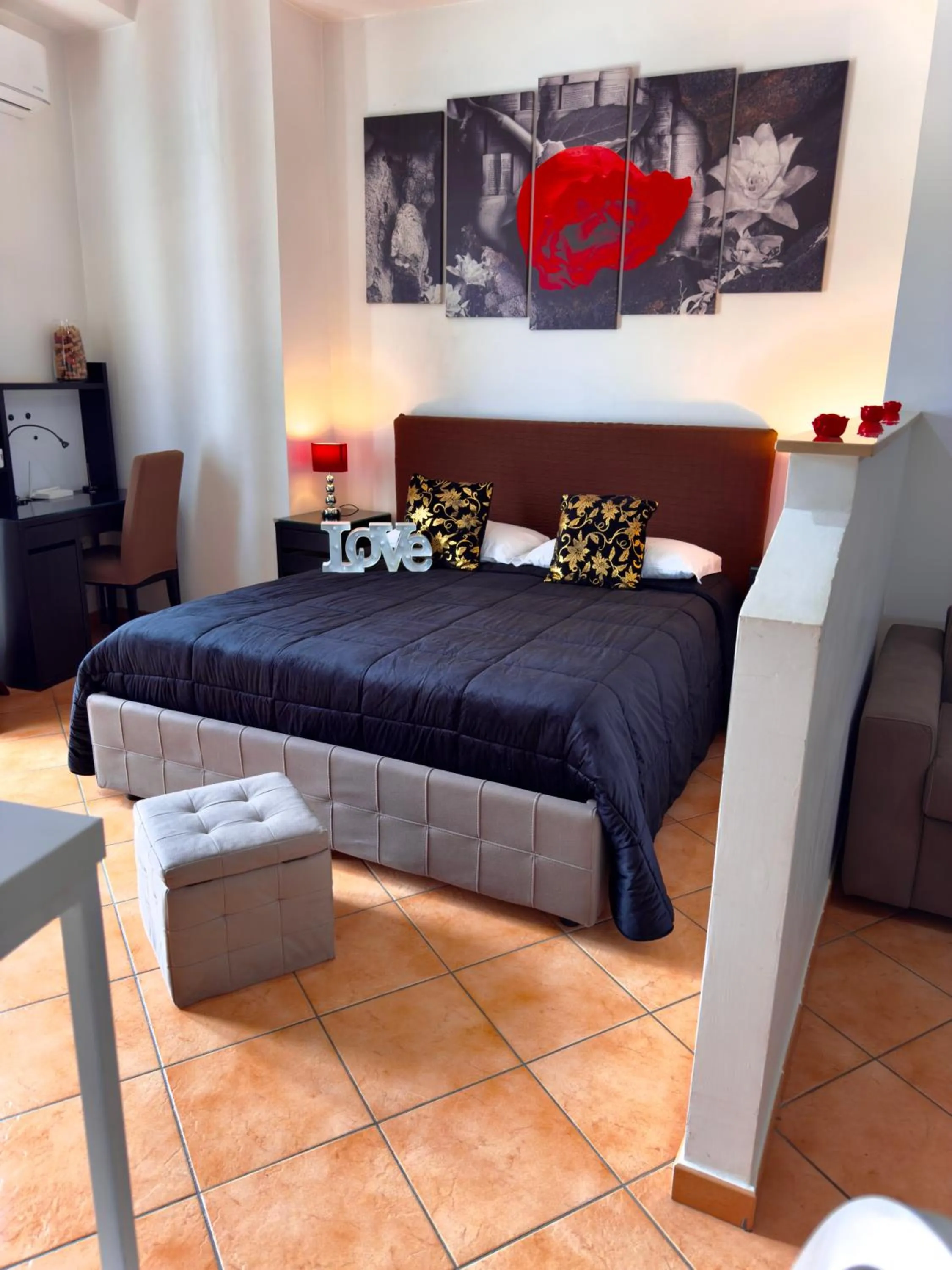 Bed in Vanvitelli Home