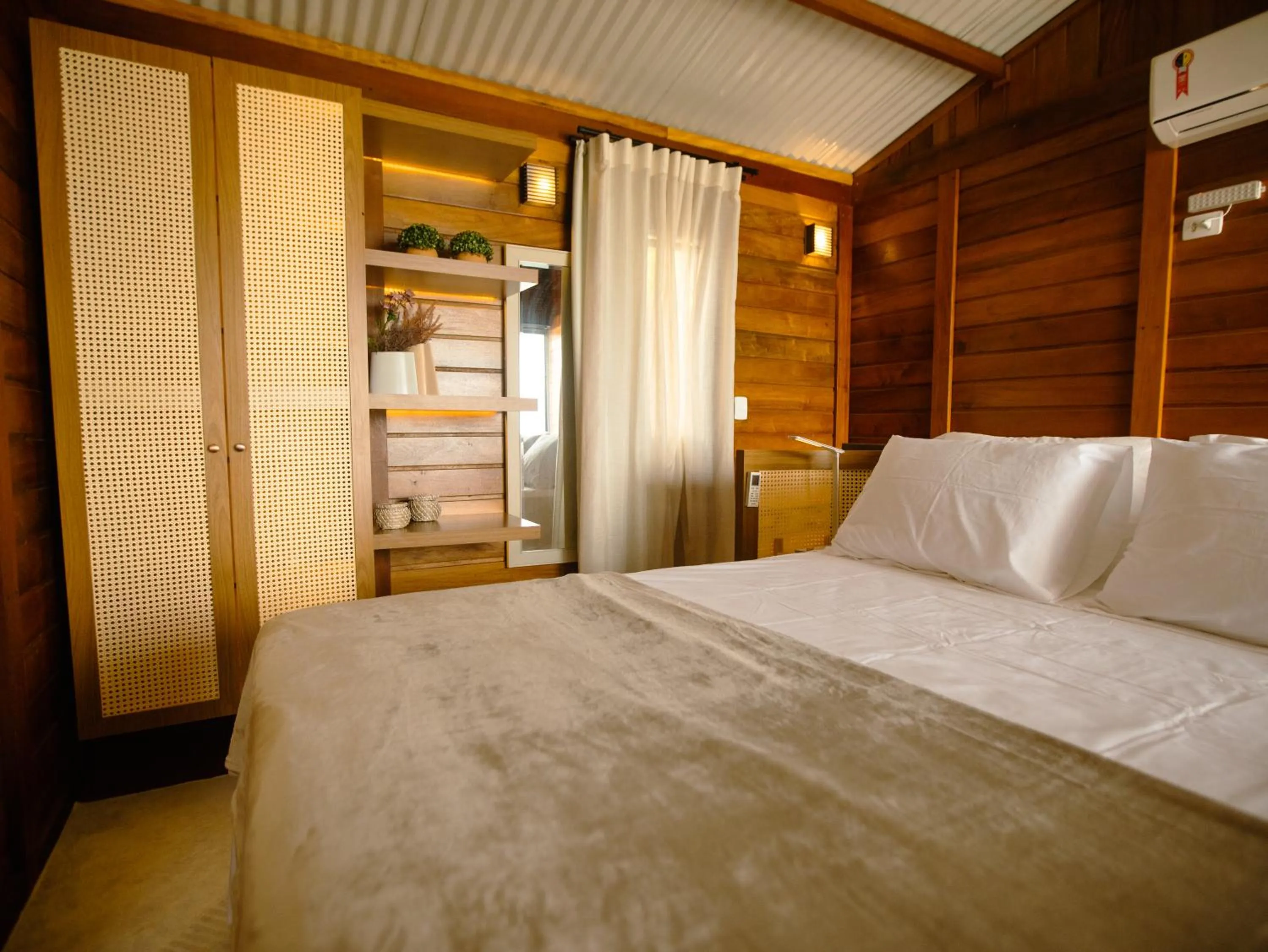Bed in Ilha do Mel Lodges