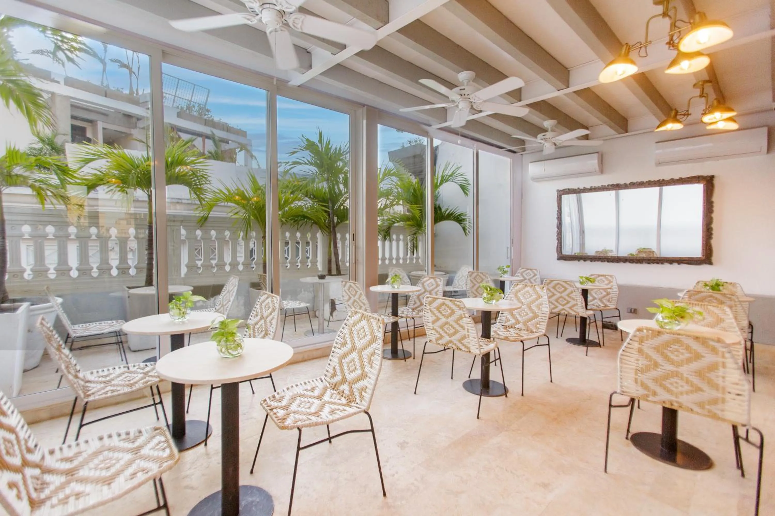 Restaurant/places to eat in Sol de Alba Hotel Boutique