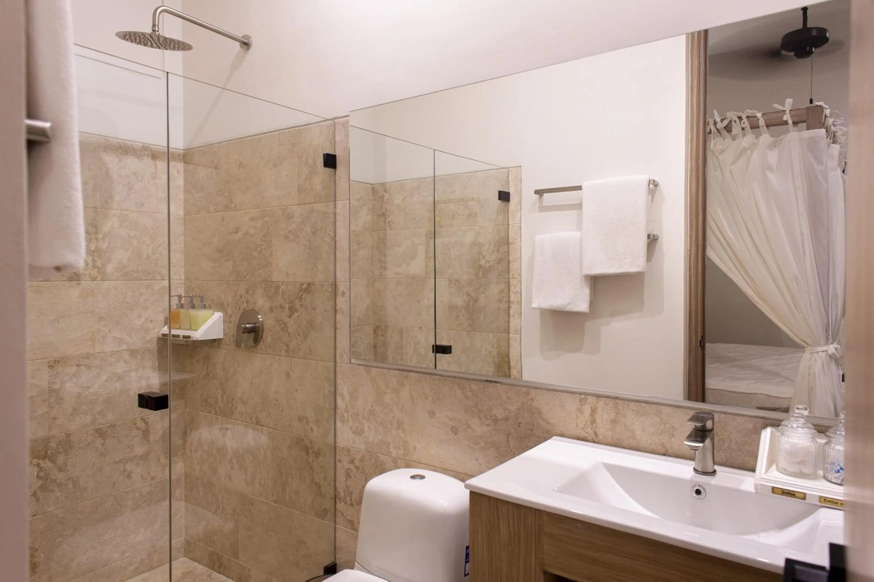 Shower in Sol de Alba Hotel Boutique