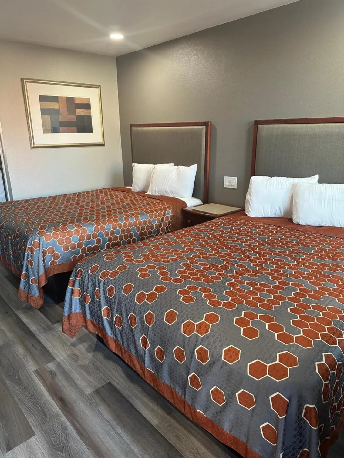 Bed in ROYAL MOTEL TRACY